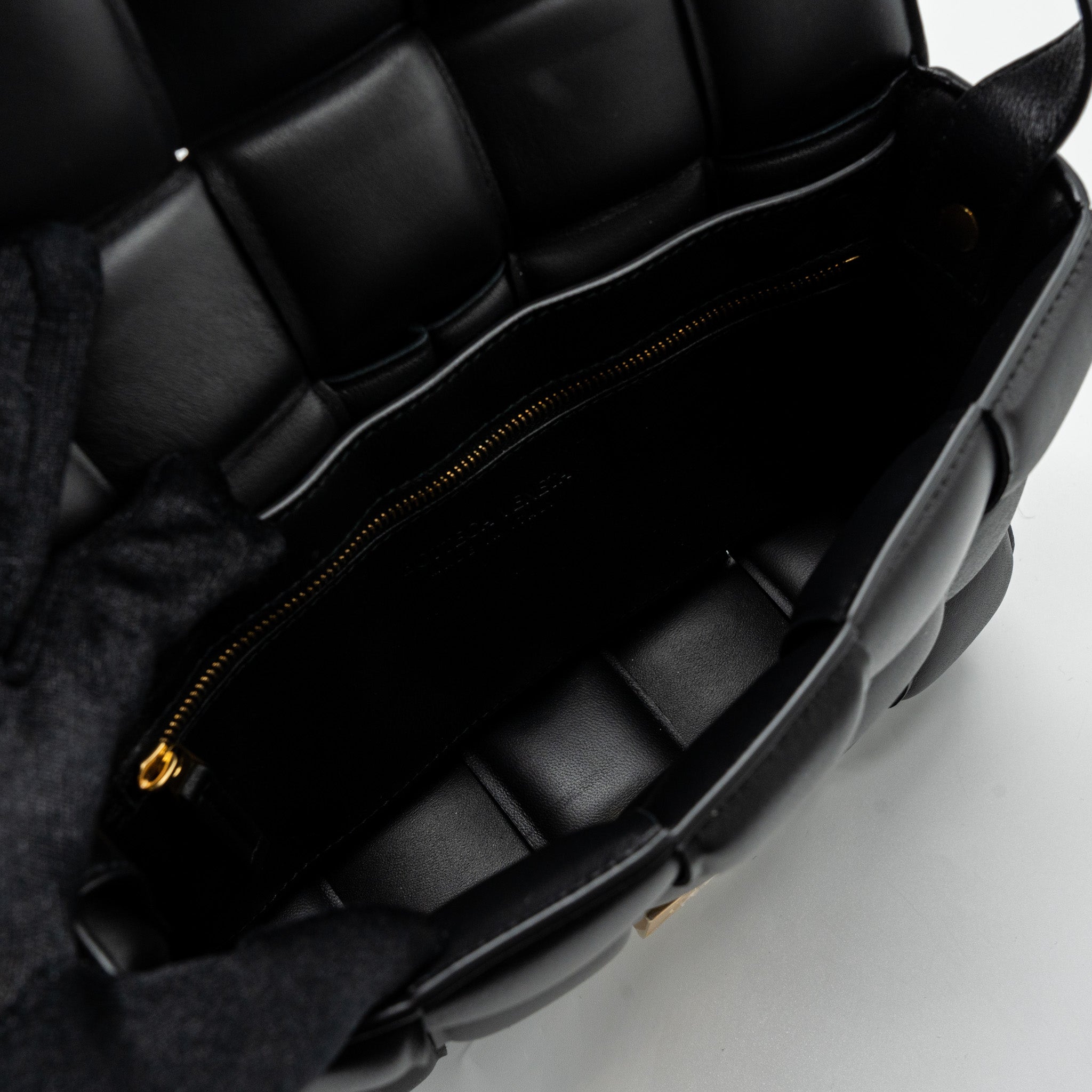 BOTTEGA VENETA PADDED CASSETTE LAMBSKIN BLACK GHW