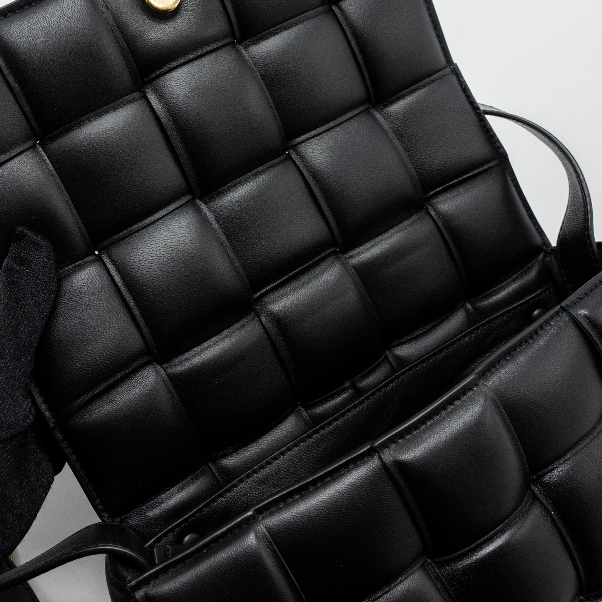 BOTTEGA VENETA PADDED CASSETTE LAMBSKIN BLACK GHW
