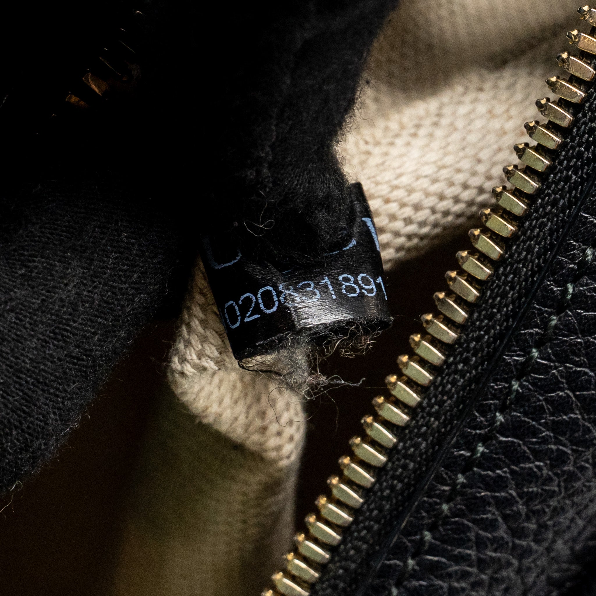 GUCCI SOHO DISCO CAMERA CROSSBODY BAG CALFSKIN BLACK LGHW