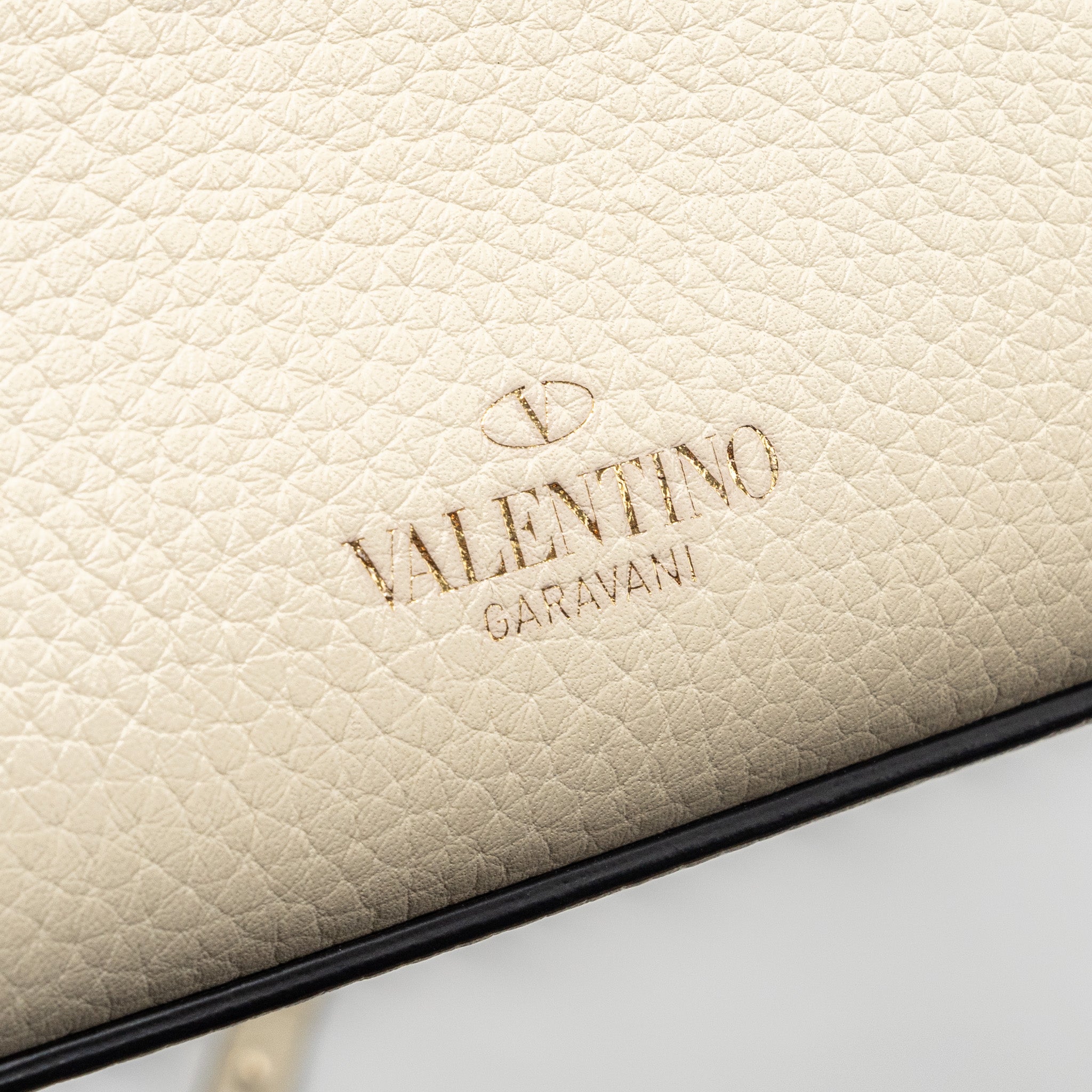 VALENTINO SMALL ROCKSTUD CROSSBODY BAG GRAINED CALFSKIN LIGHT IVORY LGHW