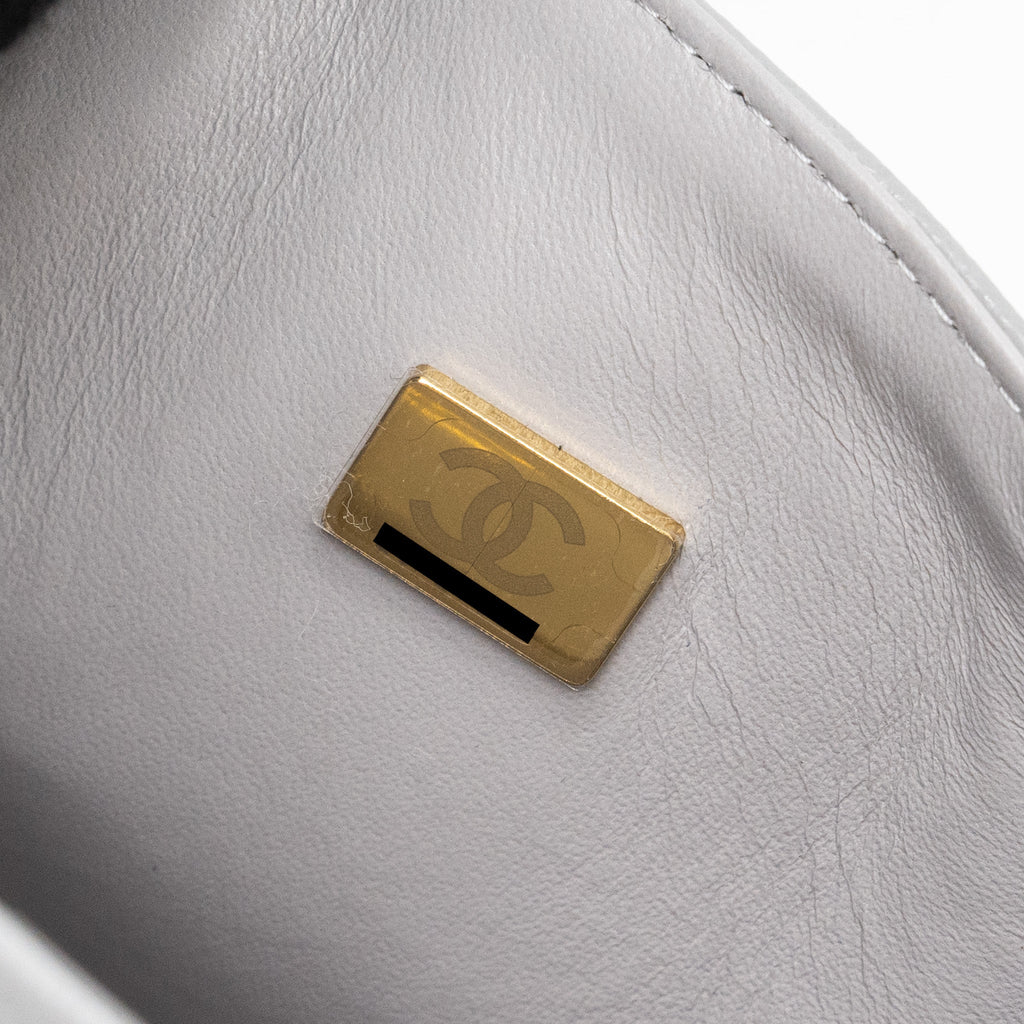 CHANEL CLASSIC MEDIUM DOUBLE FLAP BAG CAVIAR LIGHT GREY LGHW (MICROCHIP)