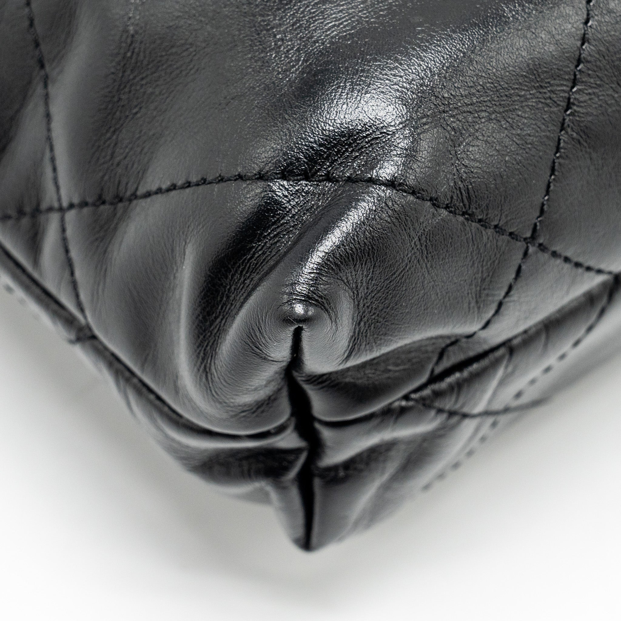 CHANEL MINI 22 BAG SHINY CALFSKIN BLACK GHW (MICROCHIP)