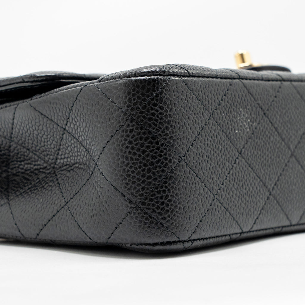 CHANEL MEDIUM CLASSIC DOUBLE FLAP BAG CAVIAR BLACK GHW