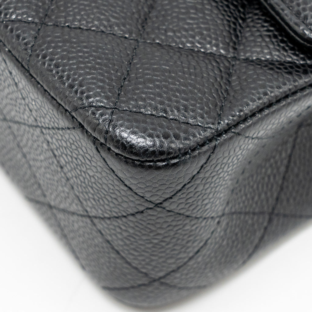 CHANEL MEDIUM CLASSIC DOUBLE FLAP BAG CAVIAR BLACK GHW