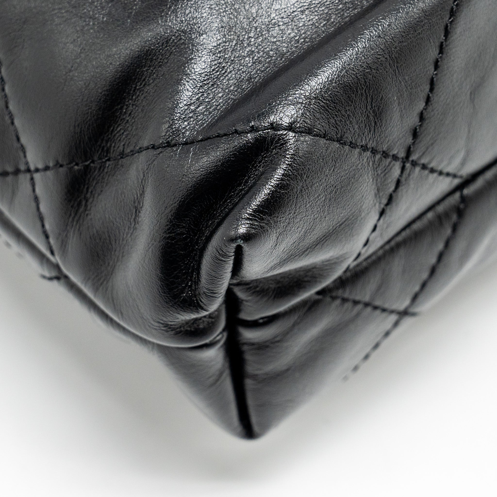 CHANEL MINI 22 BAG SHINY CALFSKIN BLACK GHW (MICROCHIP)