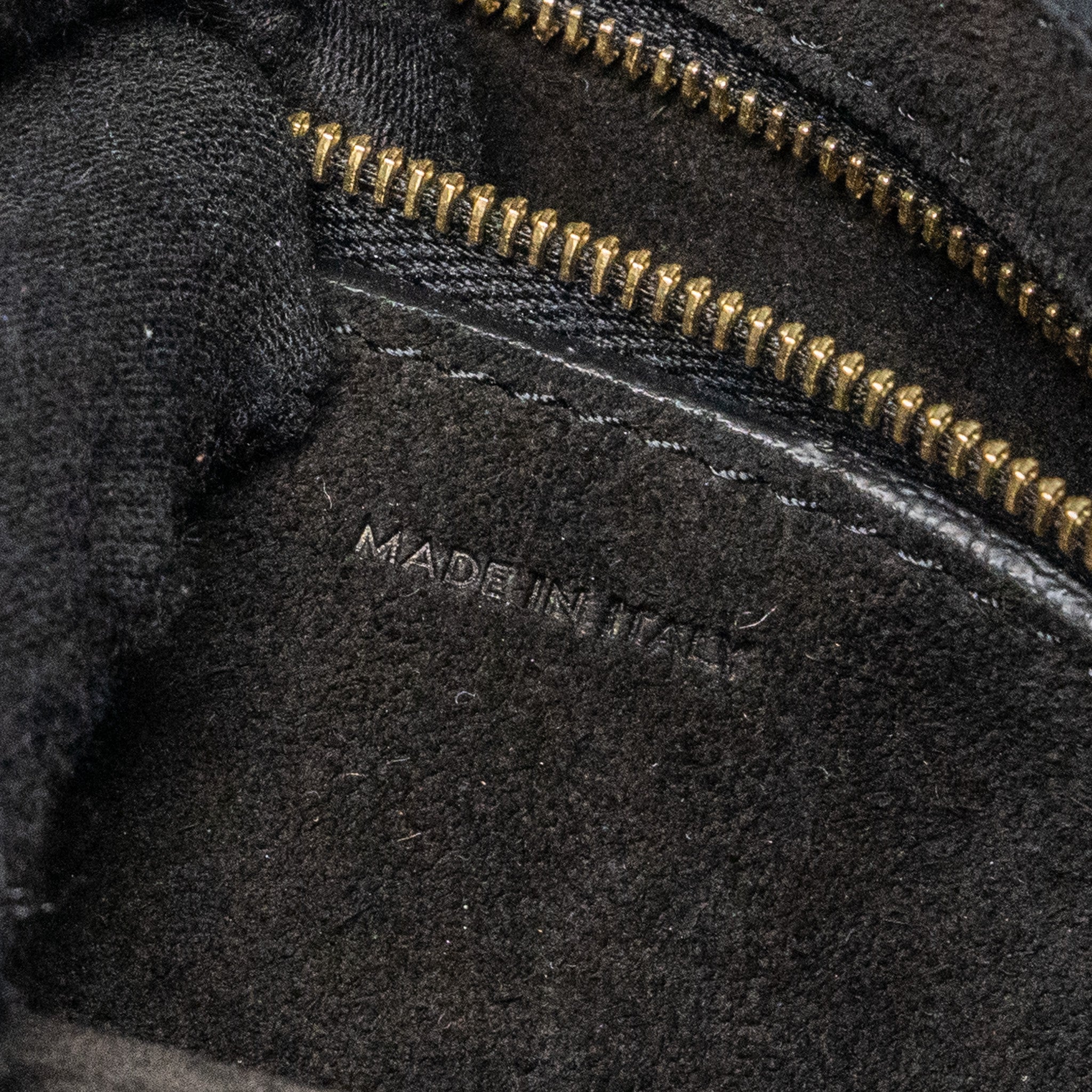CELINE SANGLE BUCKET BAG GRAINED CALFSKIN BLACK GHW
