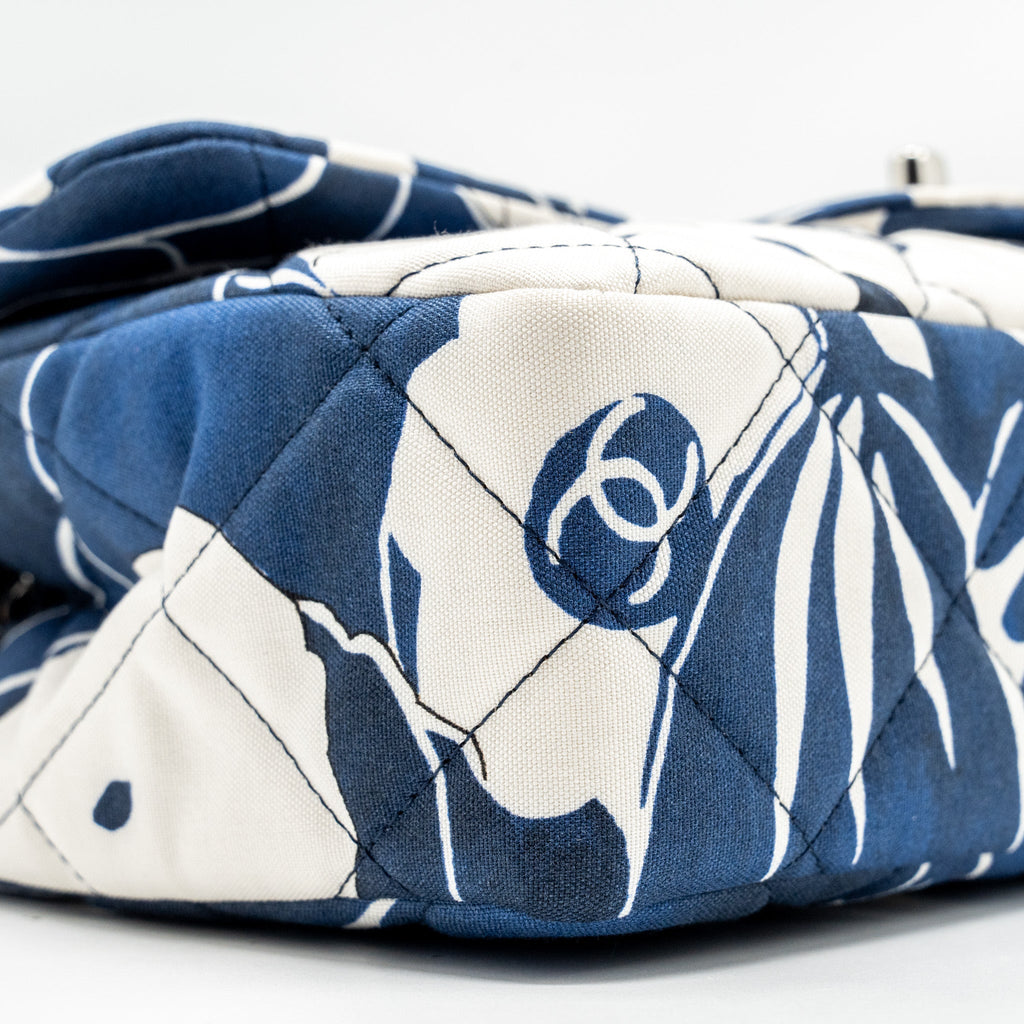 CHANEL MEDIUM LIMITED EDITION FLORA PRINTED CLASSIC FLAP BAG SILK BLUE/WHITE SHW (MICROCHIP)