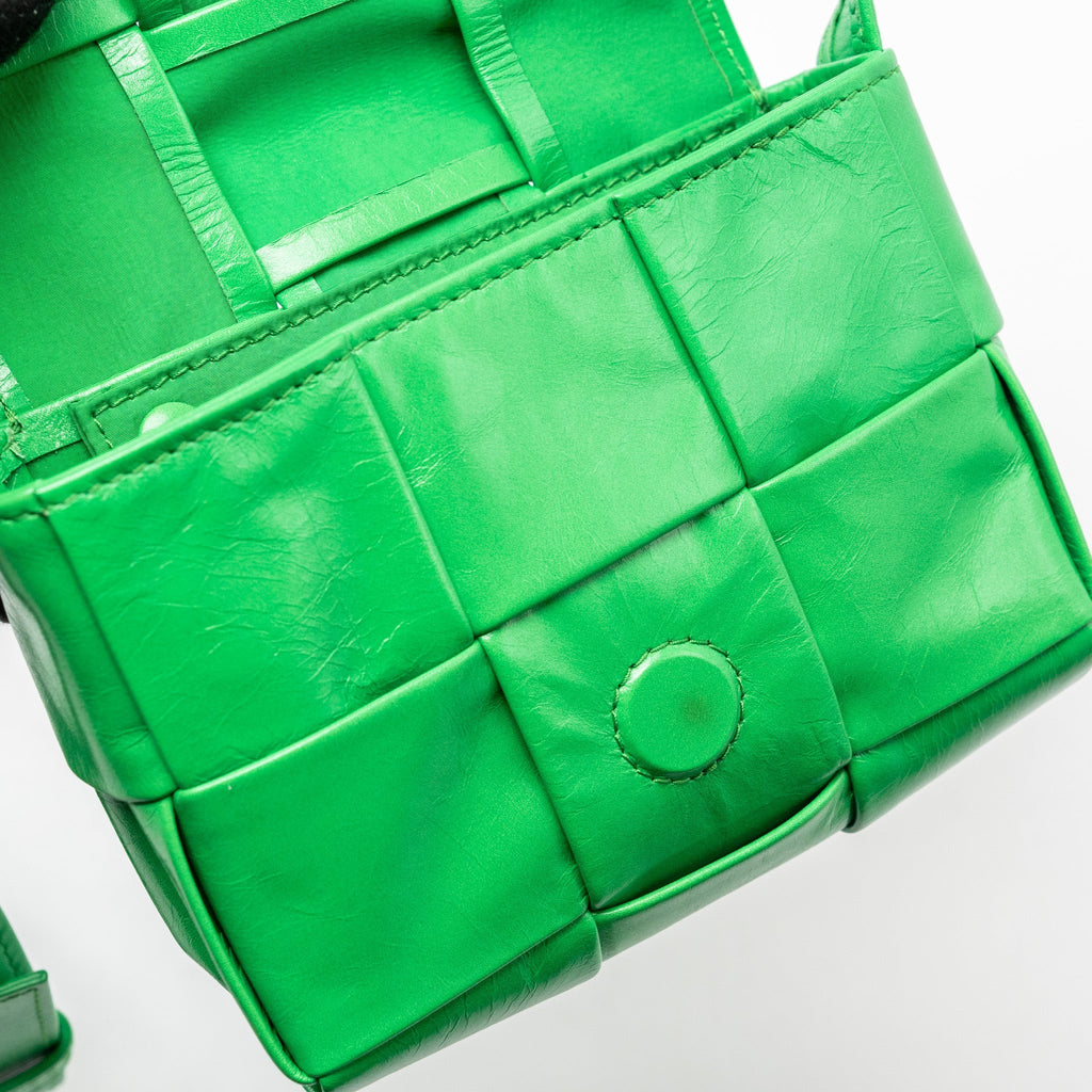 BOTTEGA VENETA INTRECCIO CASSETTE MINI BAG LAMBSKIN GREEN