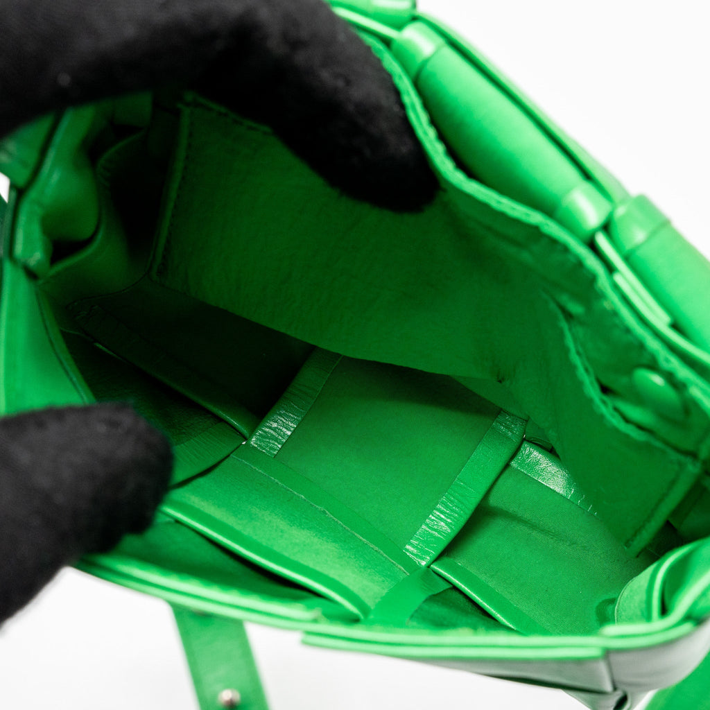 BOTTEGA VENETA INTRECCIO CASSETTE MINI BAG LAMBSKIN GREEN