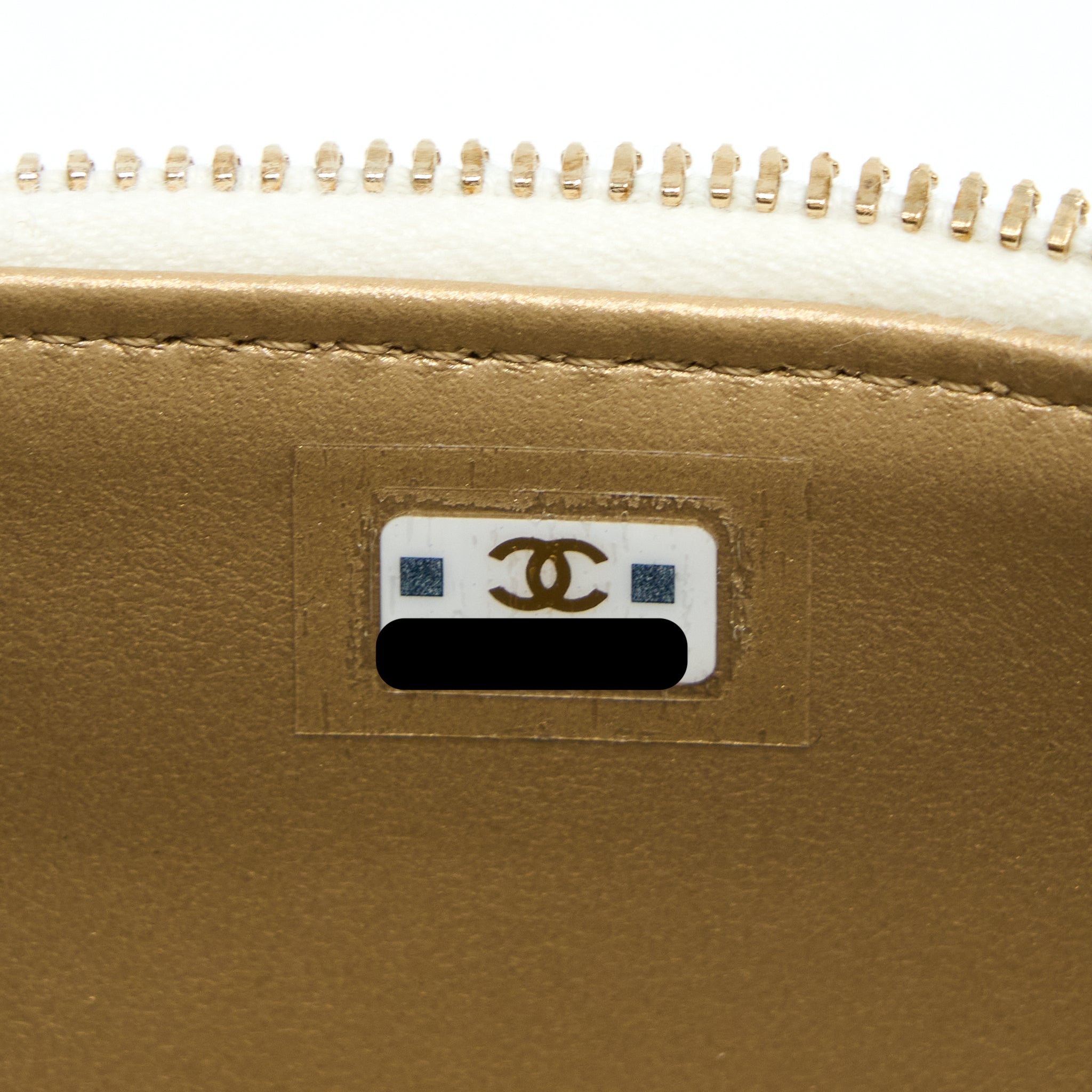 CHANEL PEARL CRUSH LONG VANITY LAMBSKIN WHITE BRUSHED GHW (MICROCHIP)