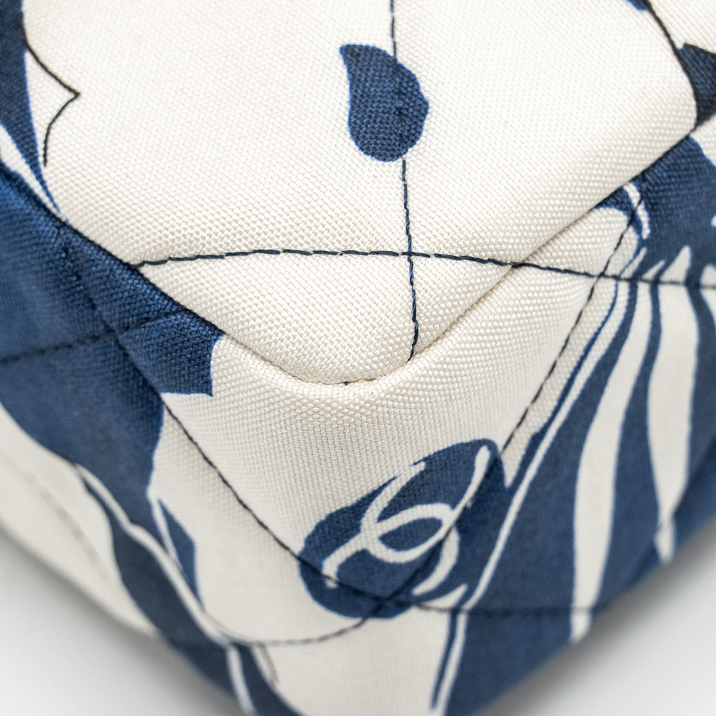 CHANEL MEDIUM LIMITED EDITION FLORA PRINTED CLASSIC FLAP BAG SILK BLUE/WHITE SHW (MICROCHIP)