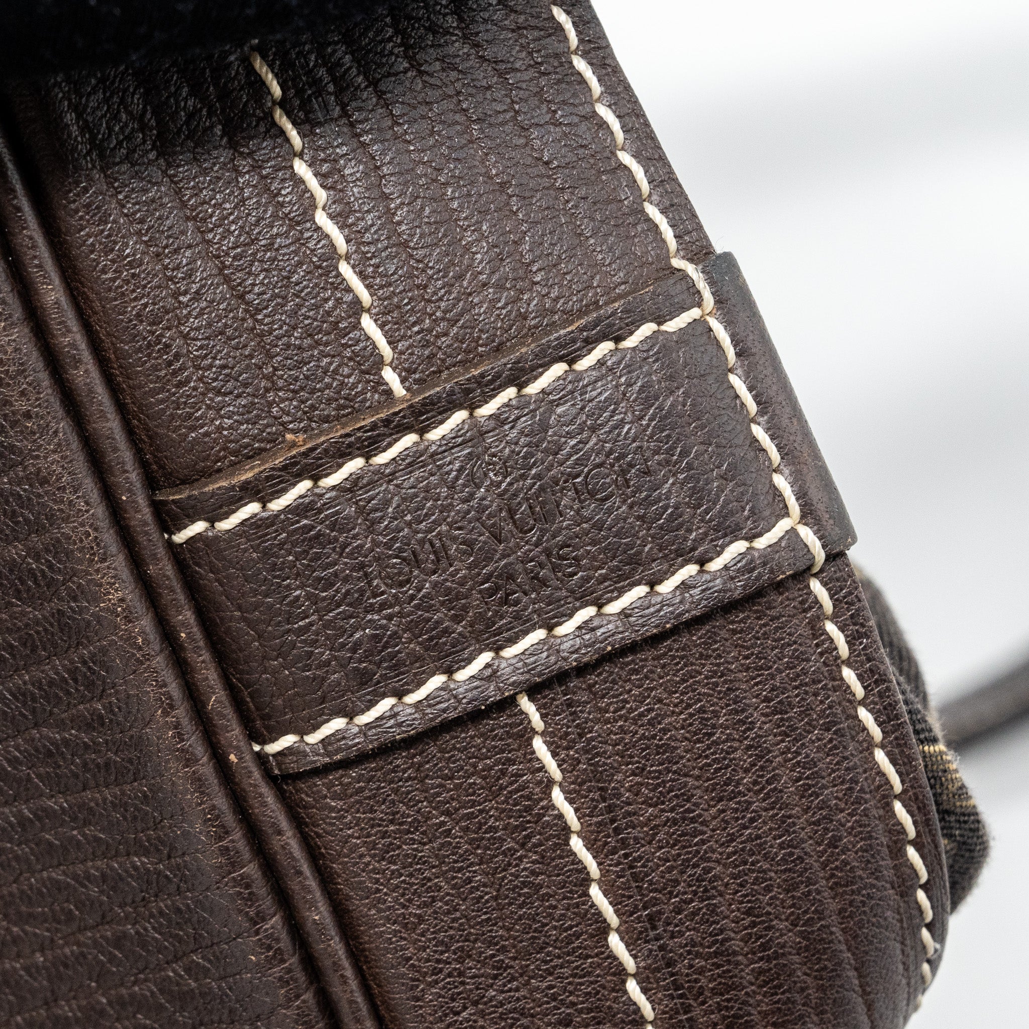 LOUIS VUITTON LIN NOE BAG FABRIC / LEATHER EBENE GHW