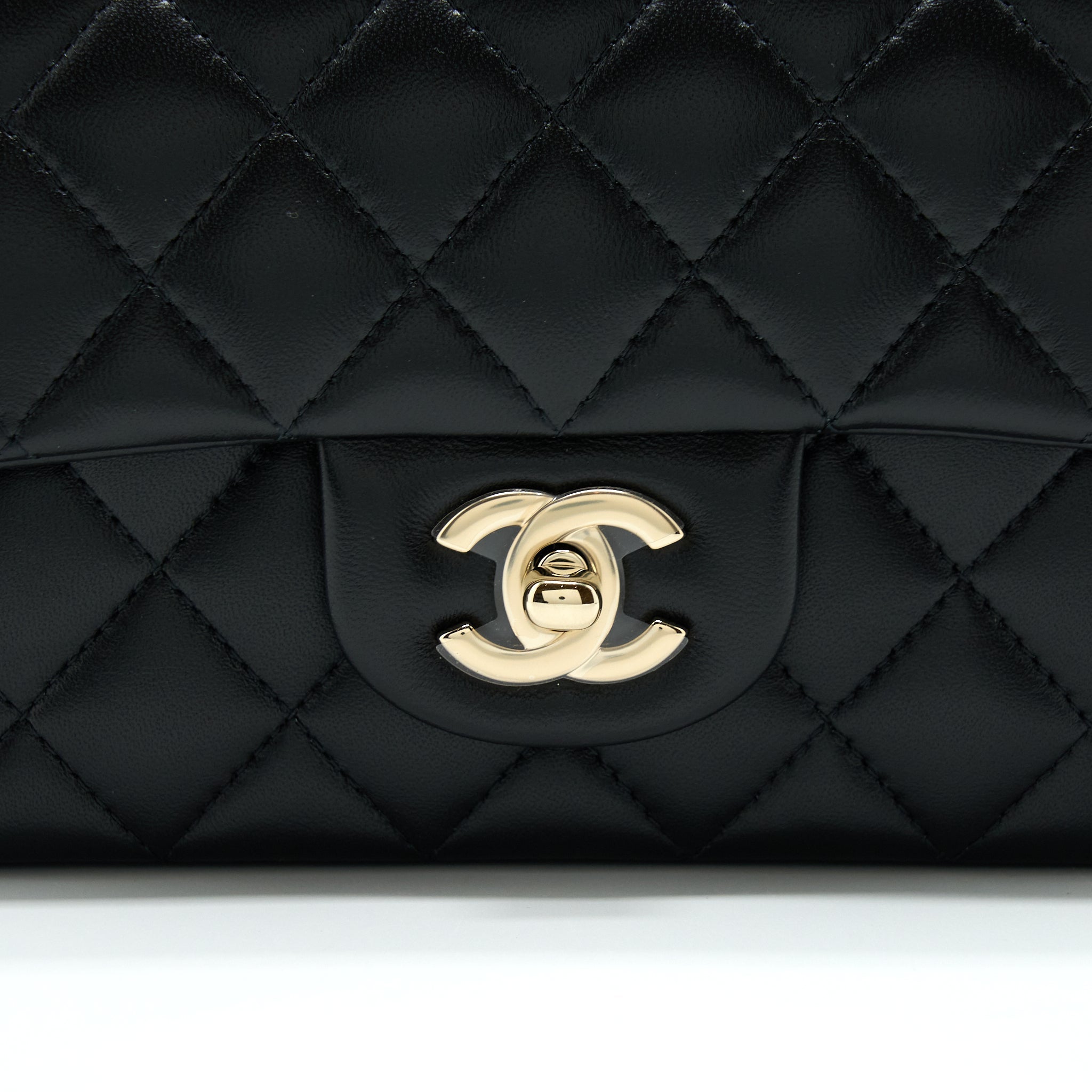 CHANEL 22A TOP HANDLE MINI RECTANGULAR FLAP BAG LAMBSKIN BLACK GHW (MICROCHIP)