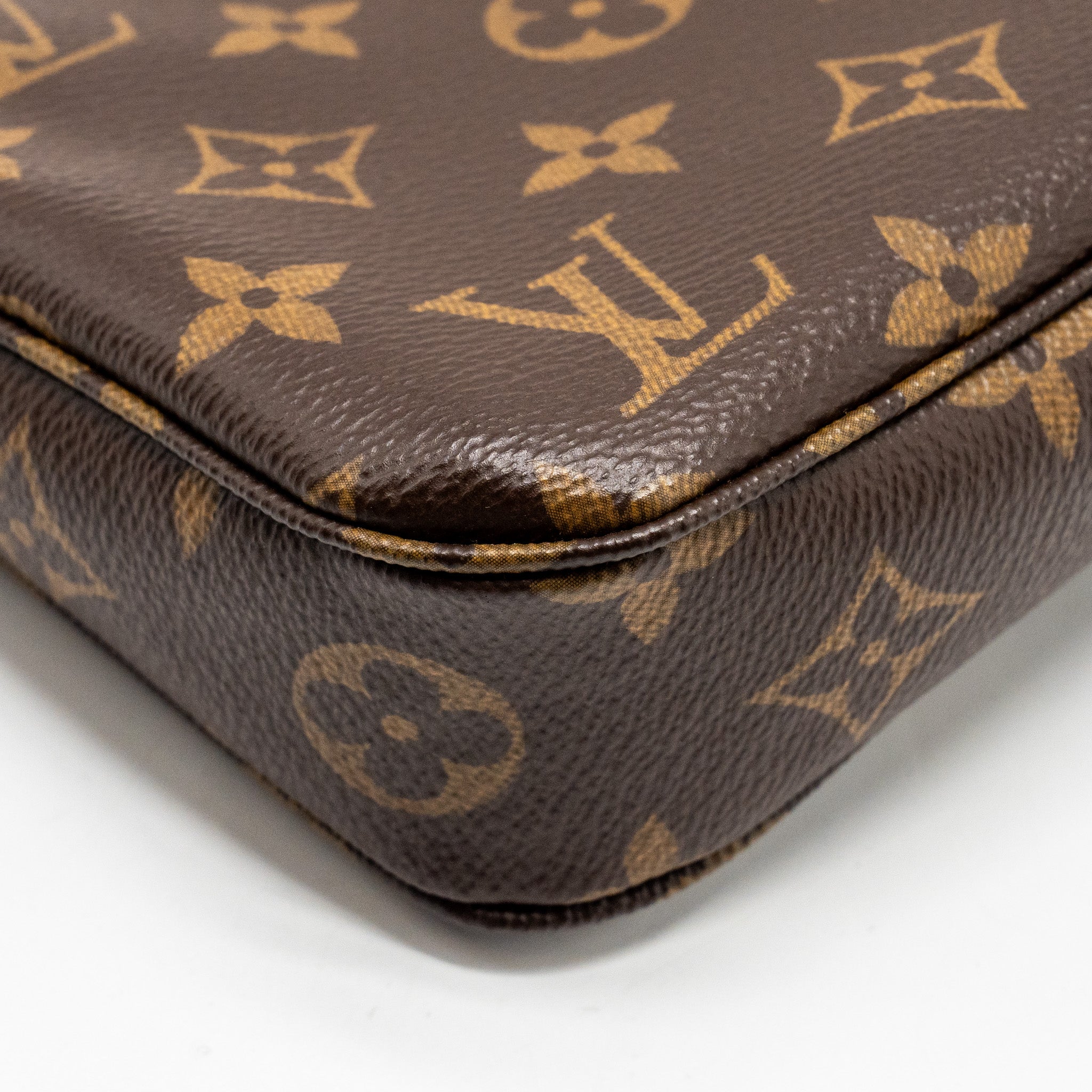 LOUIS VUITTON POCHETTE ACCESSORIES MONOGRAM CANVAS GHW