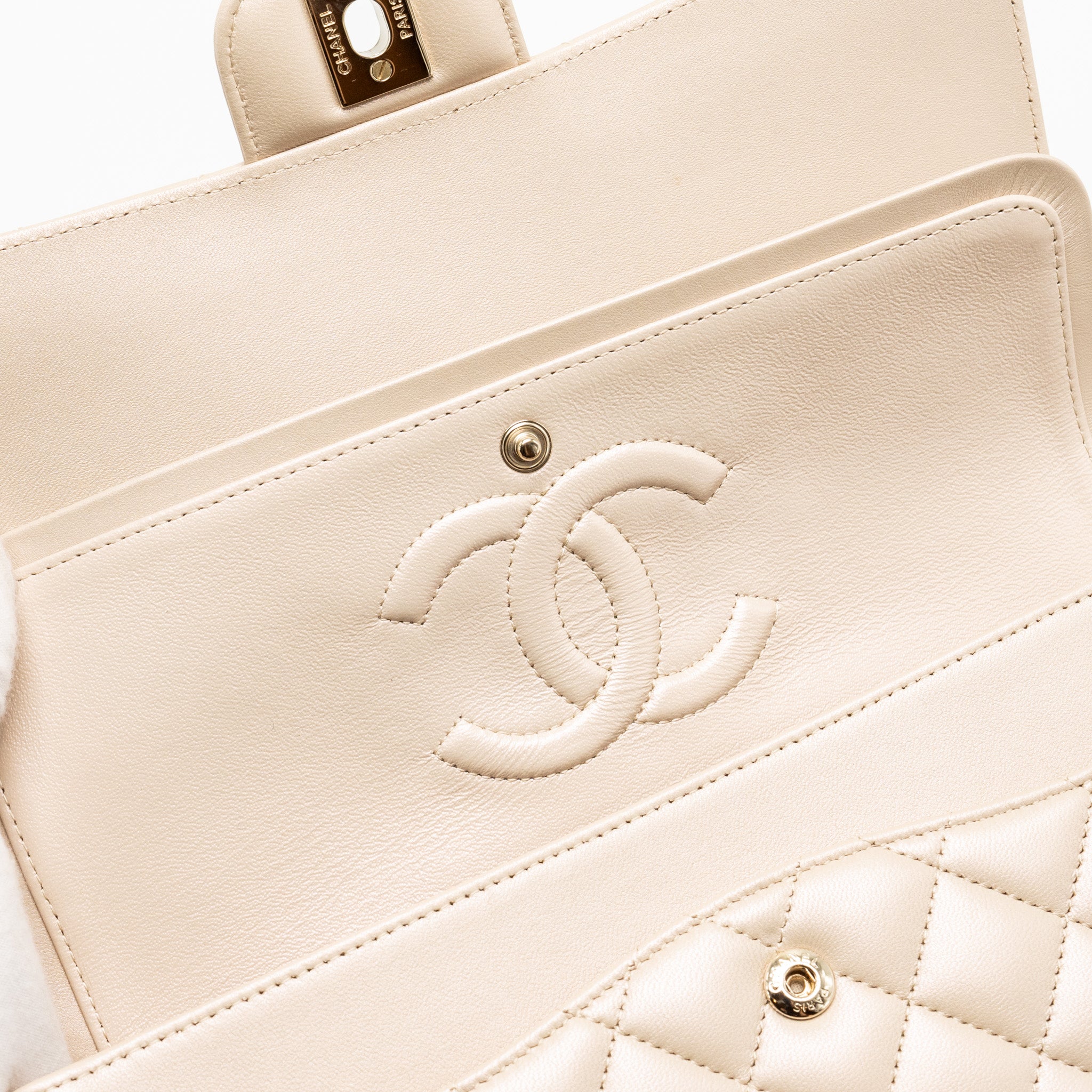CHANEL MEDIUM CLASSIC DOUBLE FLAP BAG LAMBSKIN IRIDESCENT IVORY LGHW