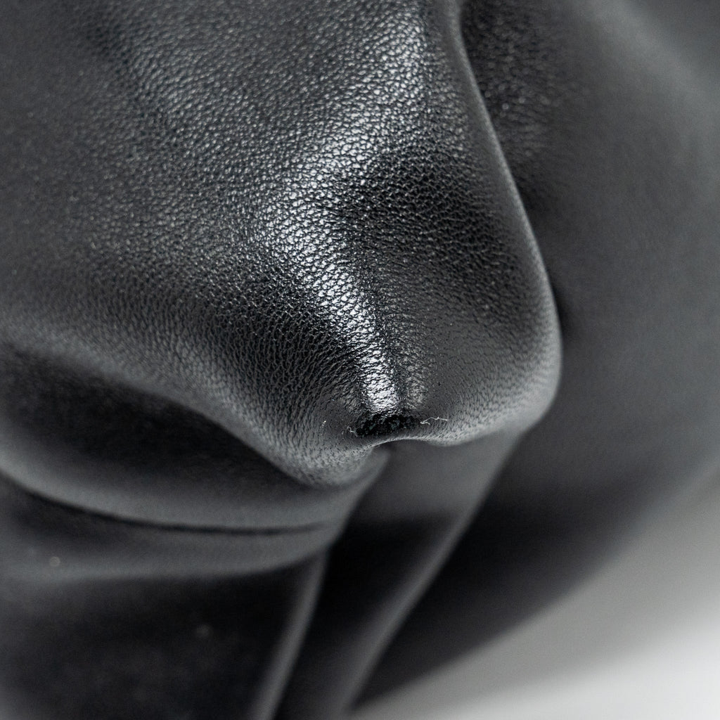 BOTTEGA VENETA TRINE ENVELOP CLUTCH LEATHER BLACK SHW