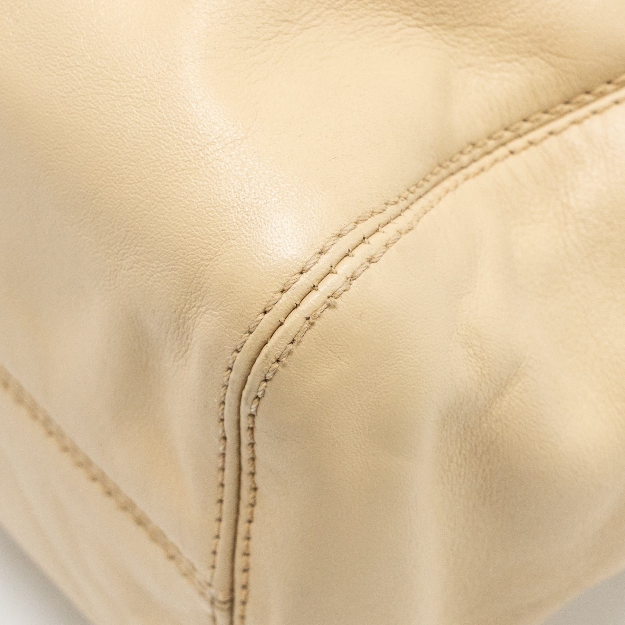 CHANEL VINTAGE TOTE HOBO BAG WITH TORTOISESHELL TAG LEATHER BEIGE LGHW