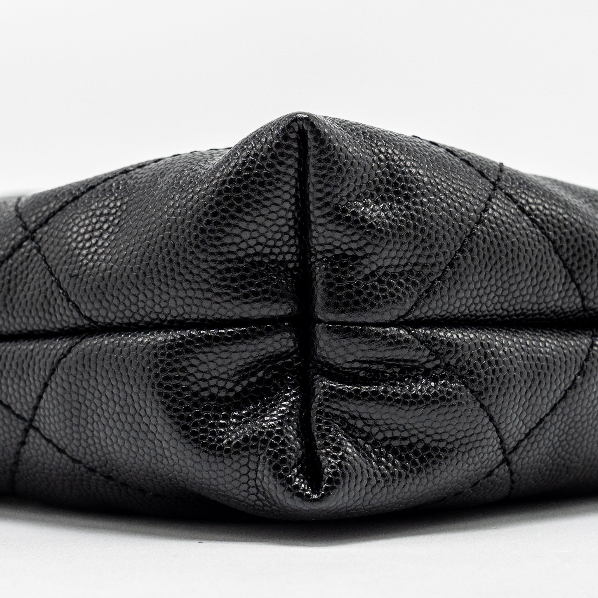 CHANEL MINI 22 BAG CAVIAR BLACK GHW (MICROCHIP)