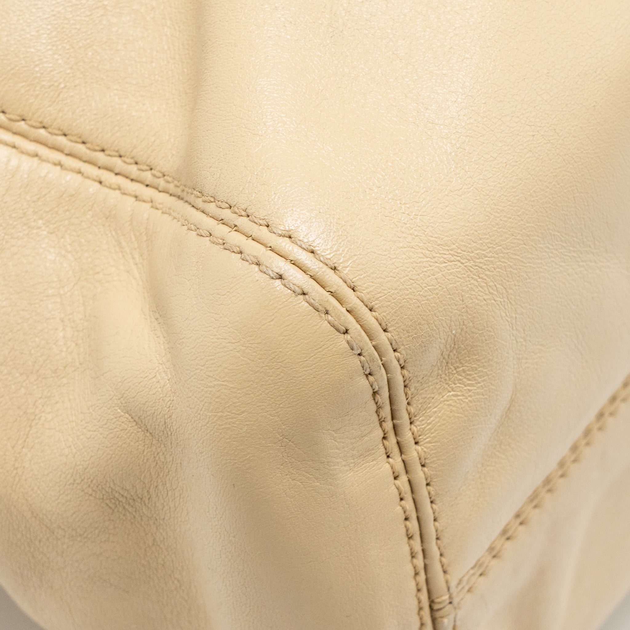 CHANEL VINTAGE TOTE HOBO BAG WITH TORTOISESHELL TAG LEATHER BEIGE LGHW
