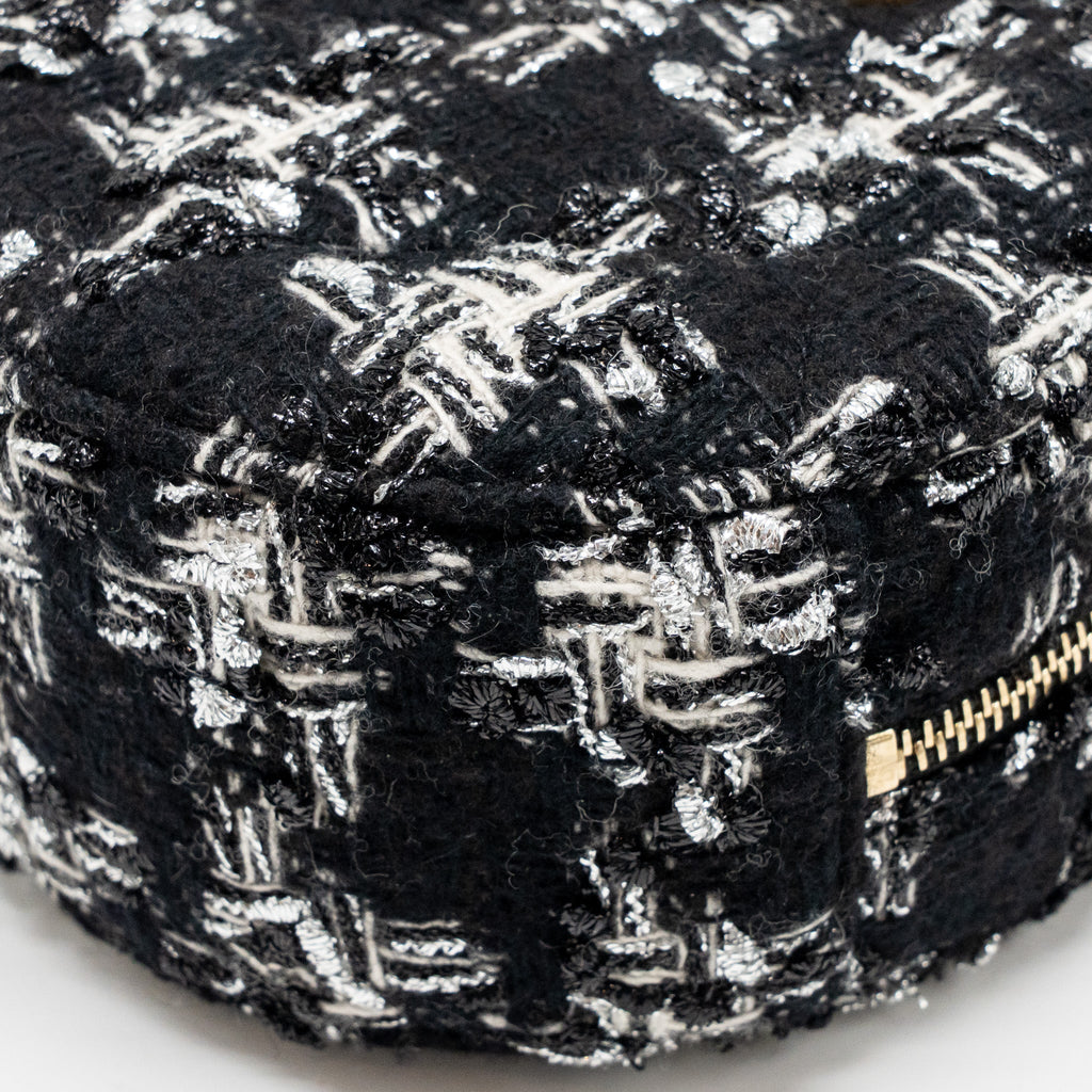 CHANEL 19 ROUND CLUTCH WITH CHAIN TWEED MULTICOLOUR GHW