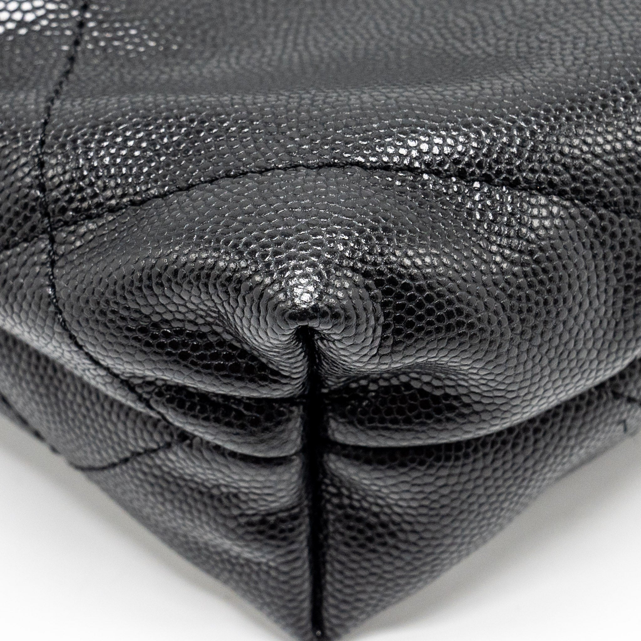 CHANEL MINI 22 BAG CAVIAR BLACK GHW (MICROCHIP)