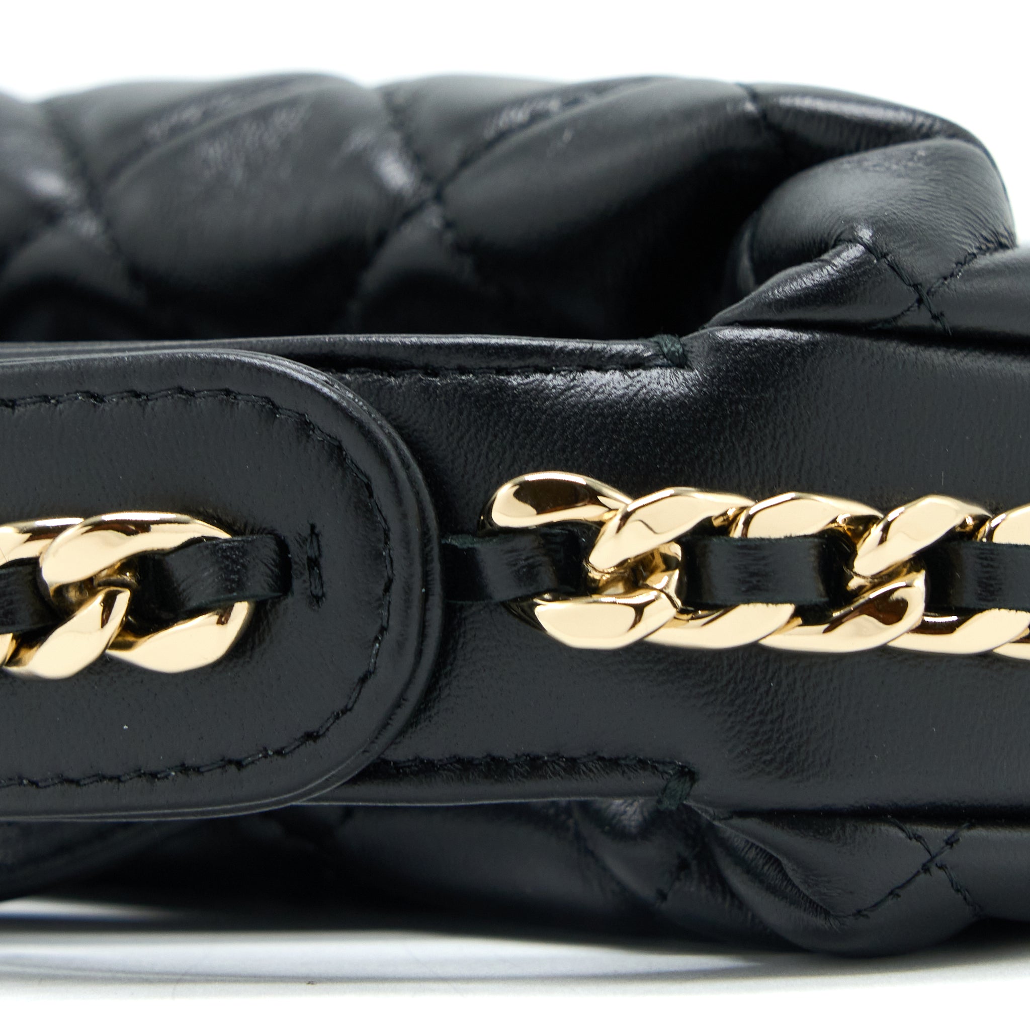CHANEL 23C ROUND CLUTCH LAMBSKIN BLACK LGHW (MICROCHIP)