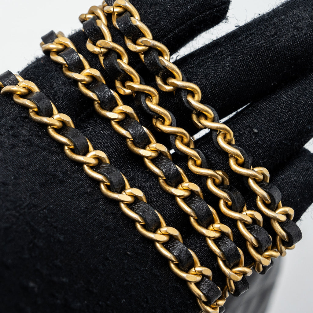 CHANEL LIMITED EDITION CHARM ROUND CLUTCH WITH CHAIN LAMBSKIN BLACK GHW