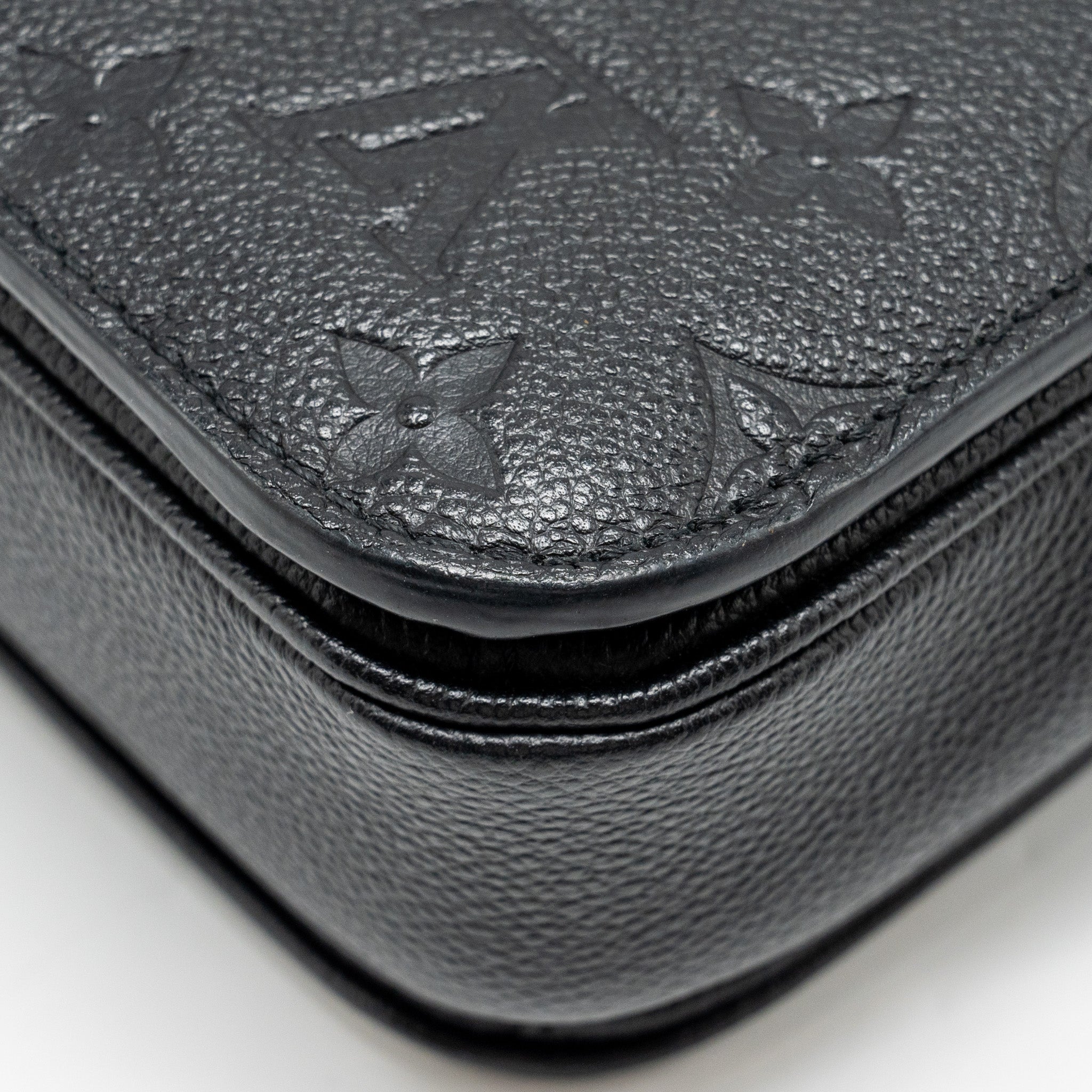 LOUIS VUITTON POCHETTE METIS MONOGRAM EMPREINTE BLACK GHW