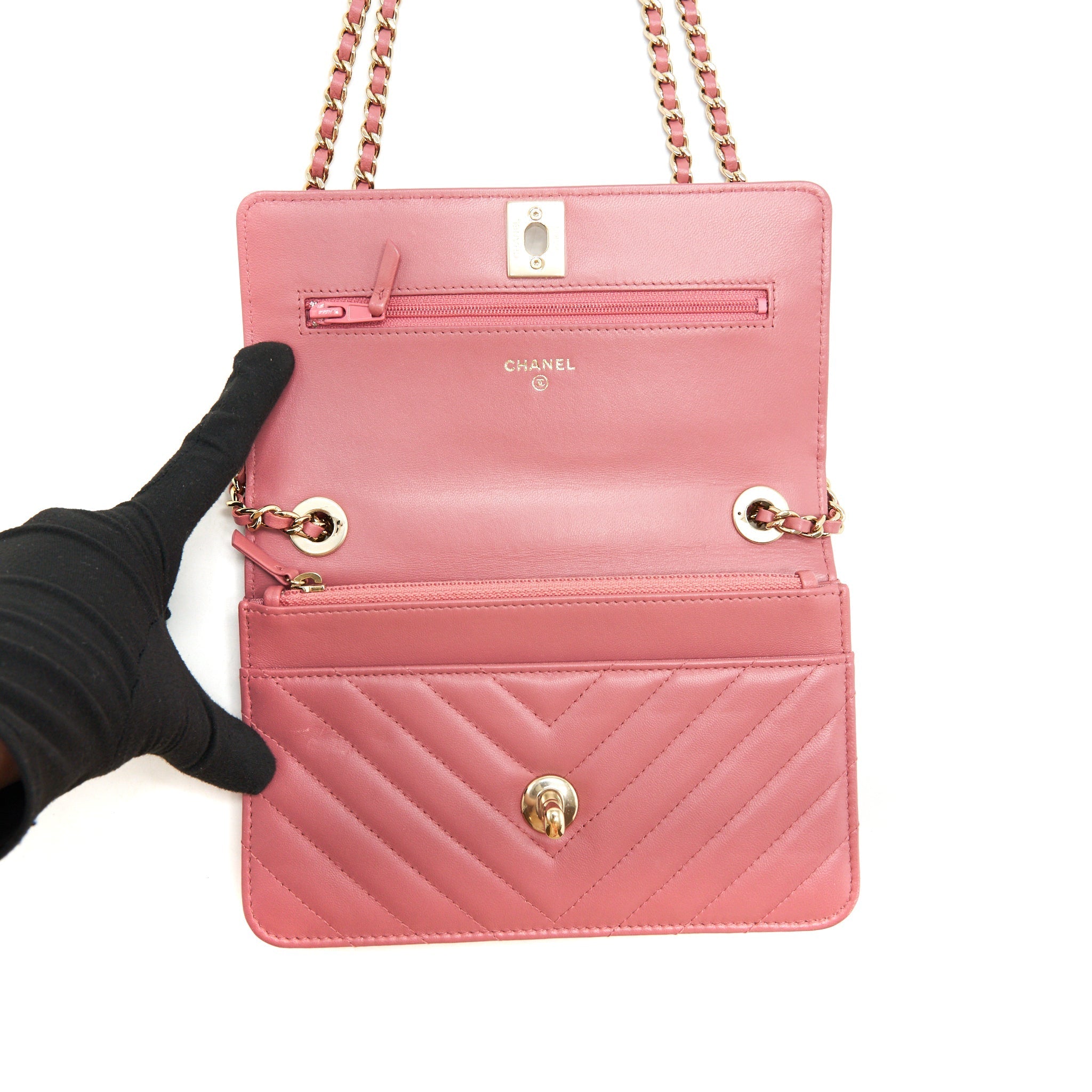 CHANEL CHEVRON TRENDY CC WALLET ON CHAIN LAMBSKIN PINK LGHW