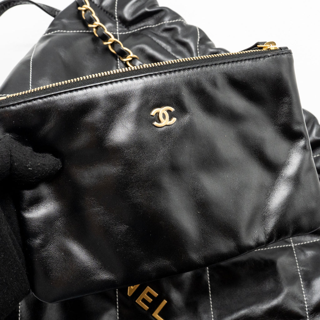 CHANEL MEDIUM 22 BAG WHITE STITCHING CALFSKIN BLACK GHW (MICROCHIP)