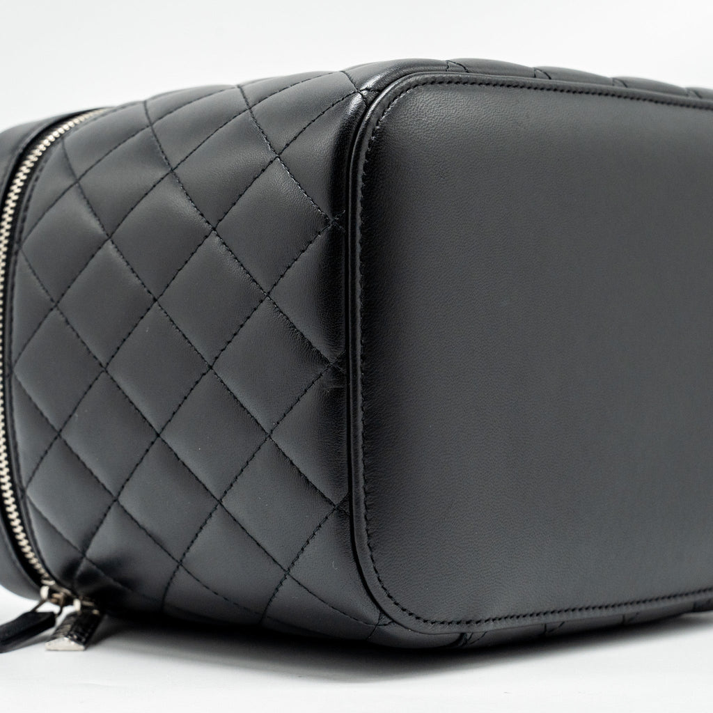 CHANEL QUILTED VANITY CASE LAMBSKIN BLACK SHW