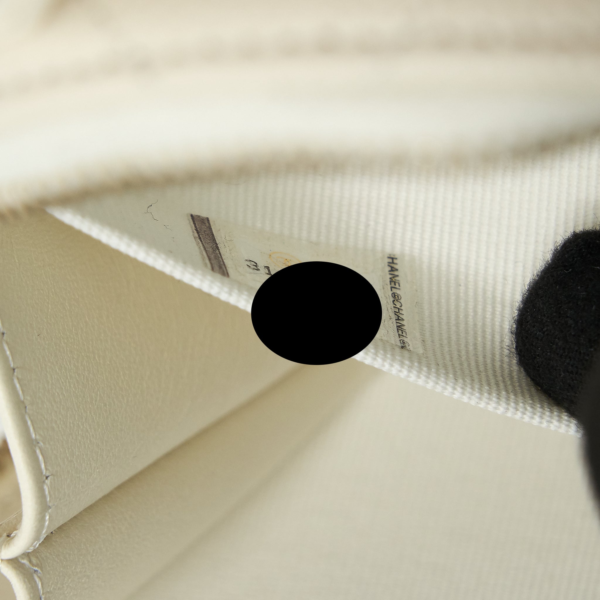 CHANEL CLUTCH WITH CHAIN CAVIAR WHITE LGHW