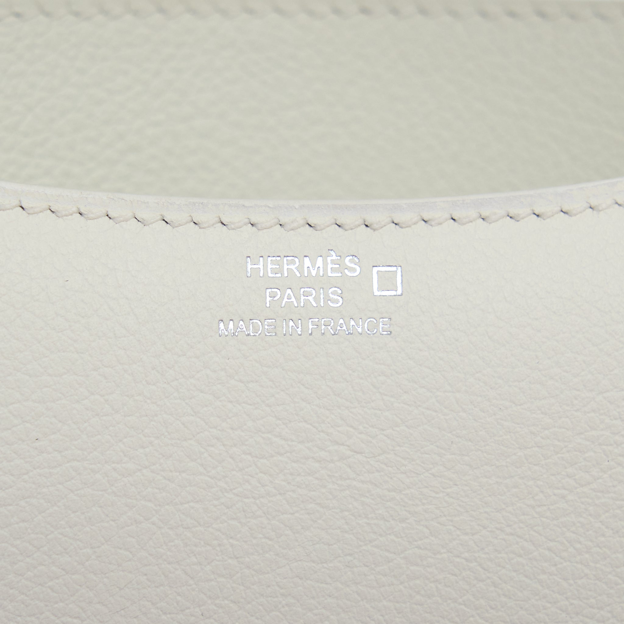 HERMES MINI CONSTANCE EVERCOLOR BLANC / ALLIGATOR BUCKLE/TERRE