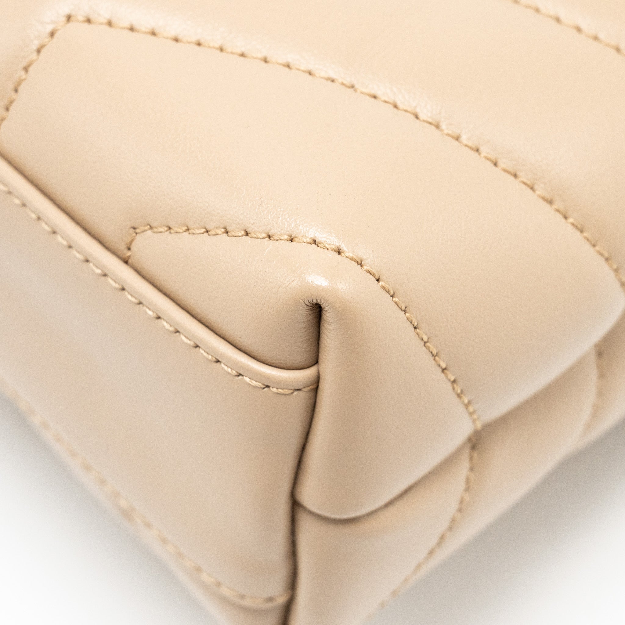 SAINT LAURENT/ YSL LOULOU TOY STRAP BAG CALFSKIN BEIGE GHW