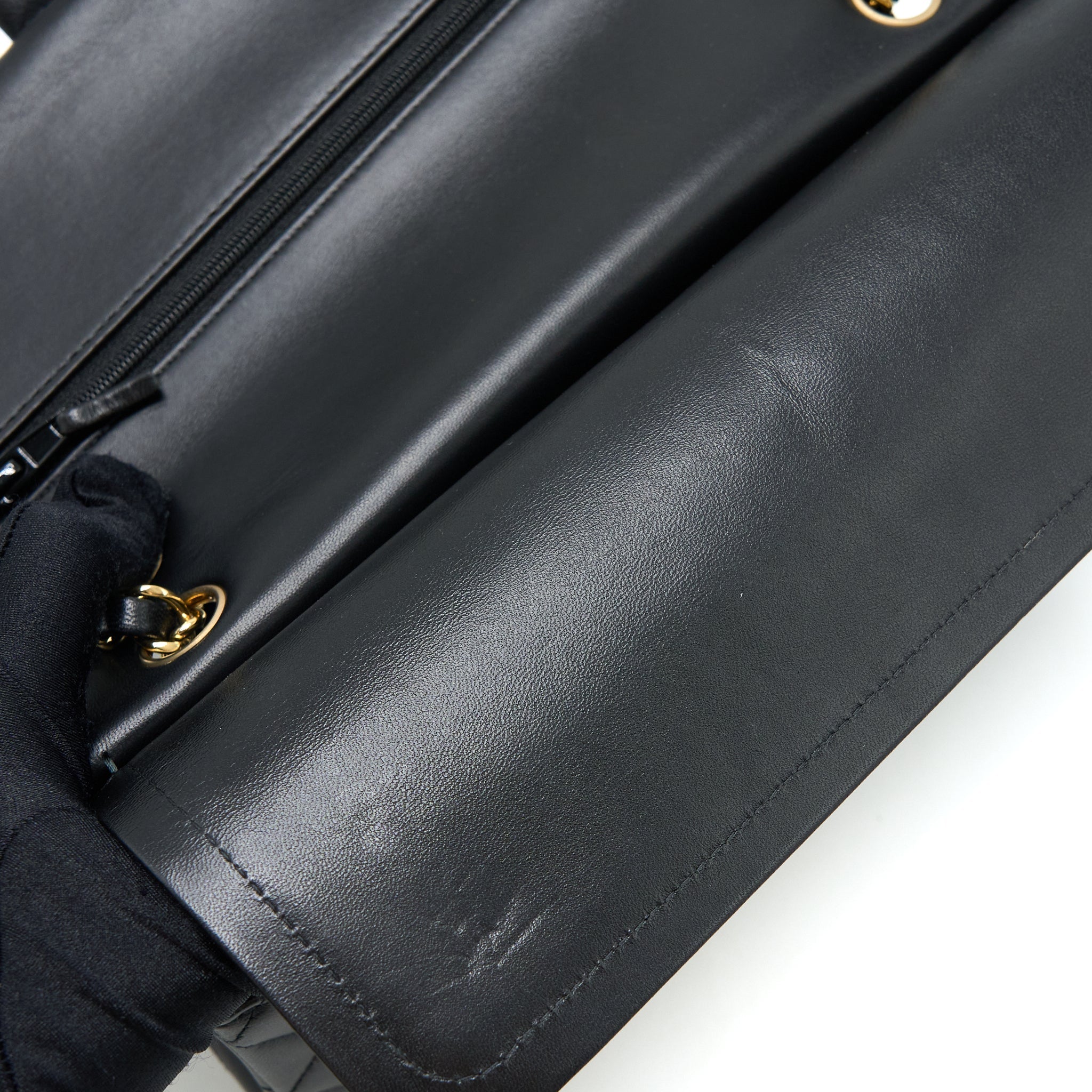 CHANEL MEDIUM CLASSIC DOUBLE FLAP BAG LAMBSKIN BLACK LGHW (MICROCHIP)