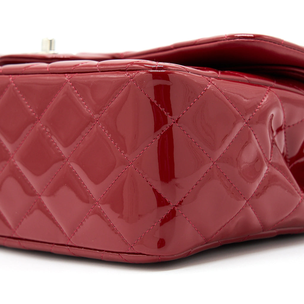 CHANEL JUMBO CLASSIC FLAP BAG PATENT RED SHW