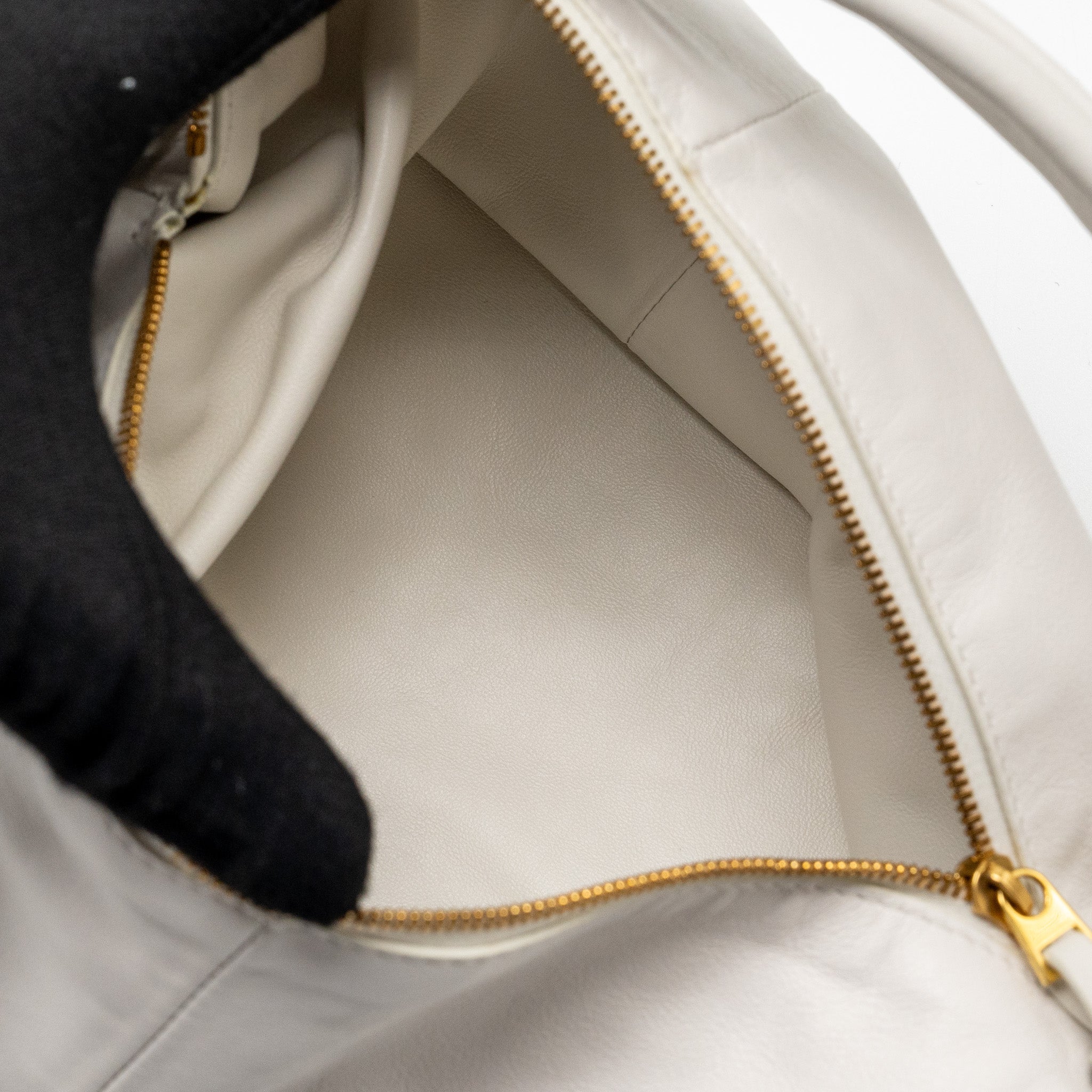 BOTTEGA VENETA MINI DOUBLE KNOT BAG CALFSKIN WHITE GHW