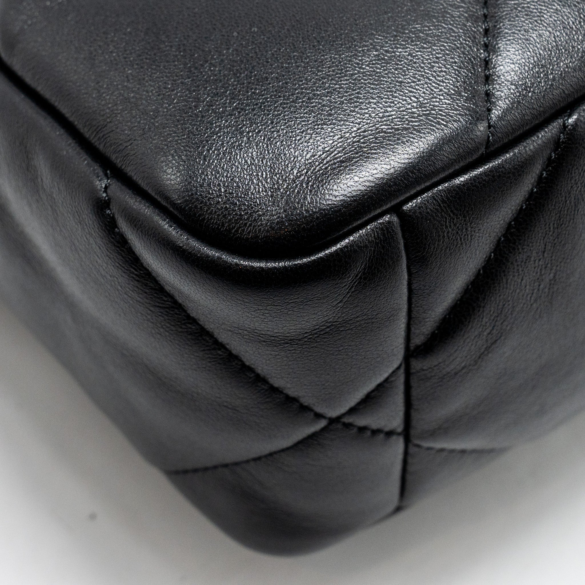 CHANEL SMALL 19 BAG LAMBSKIN BLACK MULTICOLOUR HARDWARE (MICROCHIP)