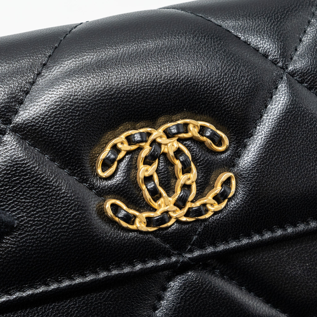 CHANEL MINI 19 WALLET ON CHAIN LAMBSKIN BLACK MULTICOLOUR HARDWARE (MICROCHIP)