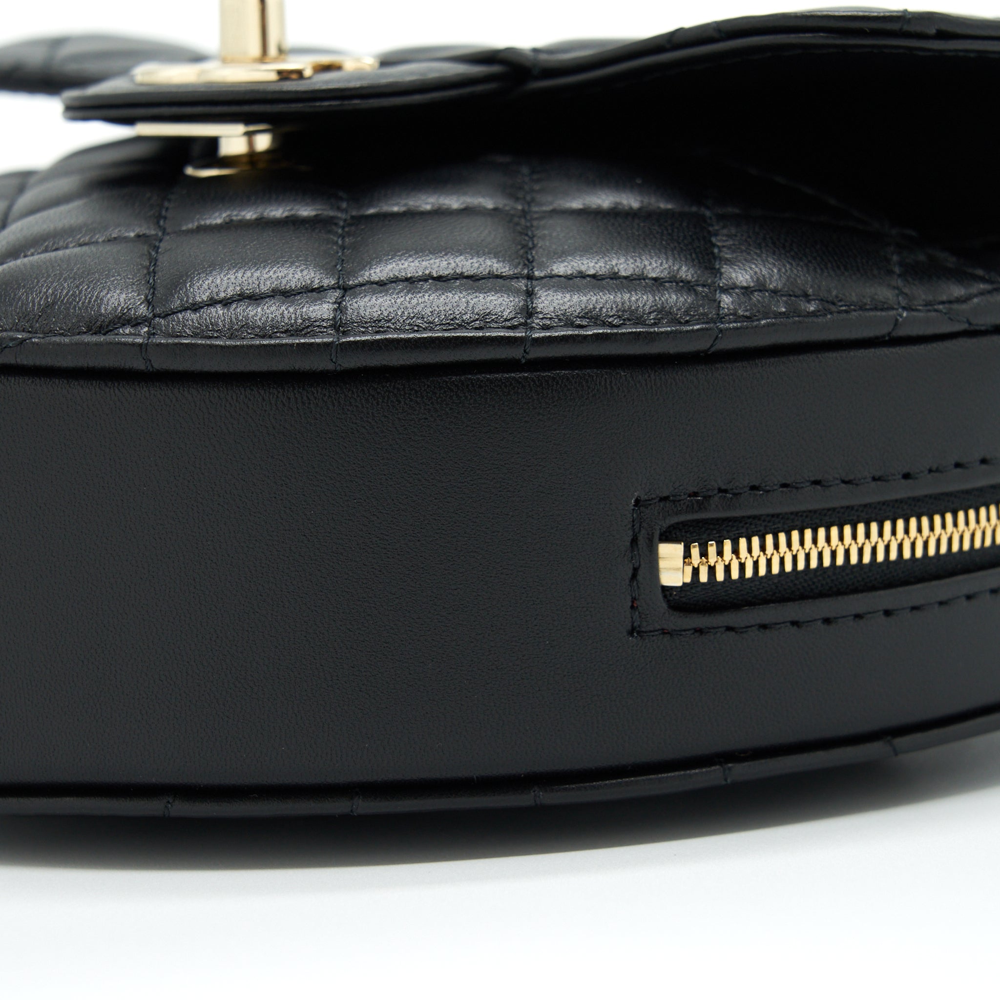 CHANEL 22S HEART BAG LAMBSKIN BLACK LGHW (MICROCHIP)