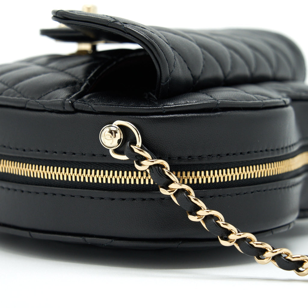 CHANEL 22S HEART BAG LAMBSKIN BLACK LGHW (MICROCHIP)
