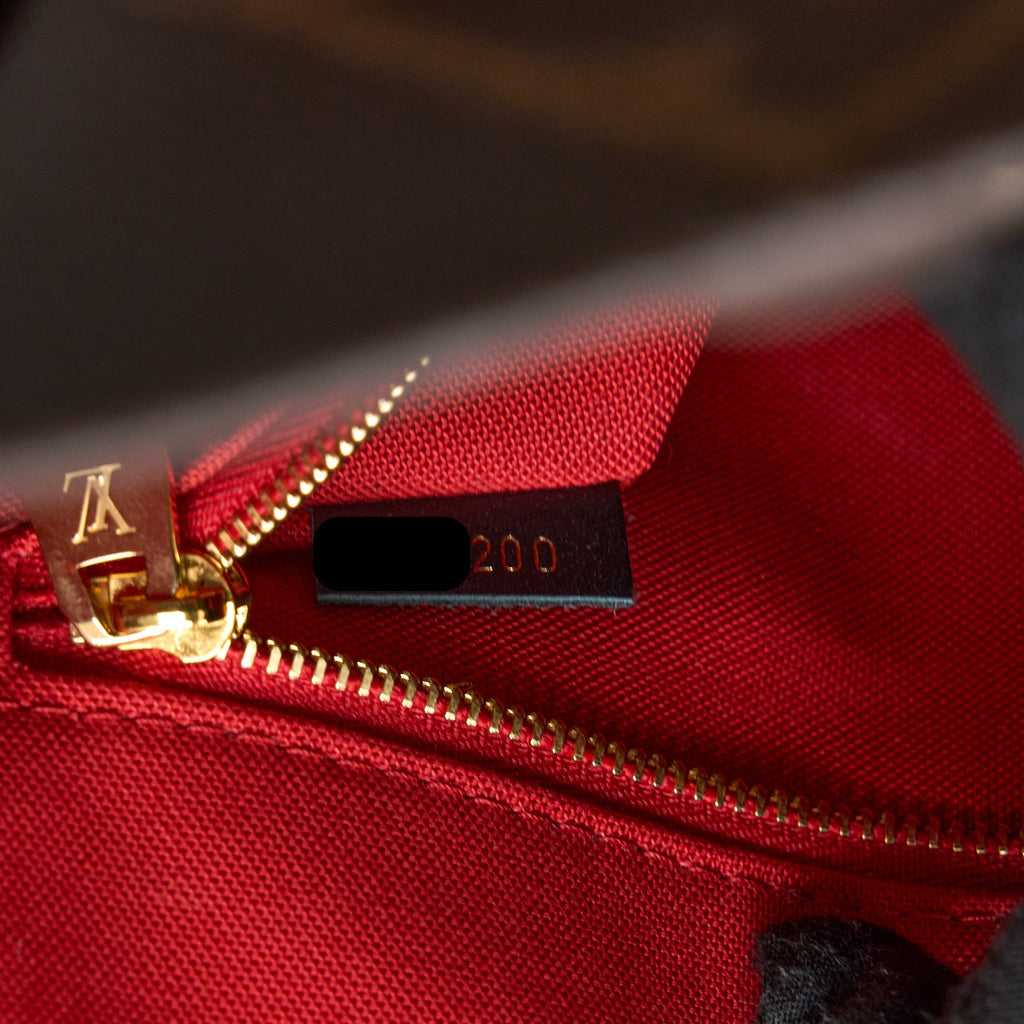 LOUIS VUITTON ONTHEGO GM MONOGRAM CANVAS GHW