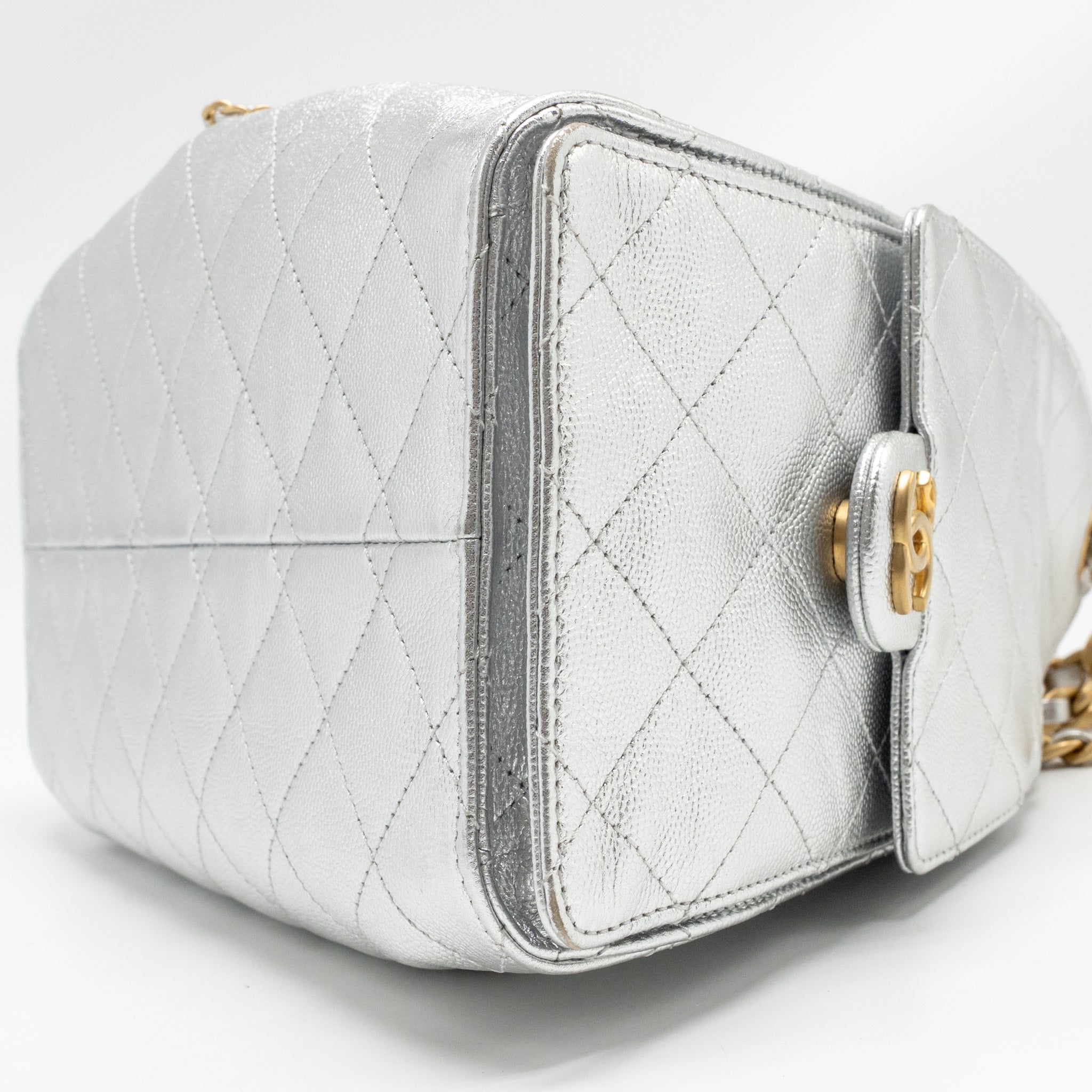 CHANEL SMALL 25 BAG CAVIAR SILVER GHW (MICROCHIP)