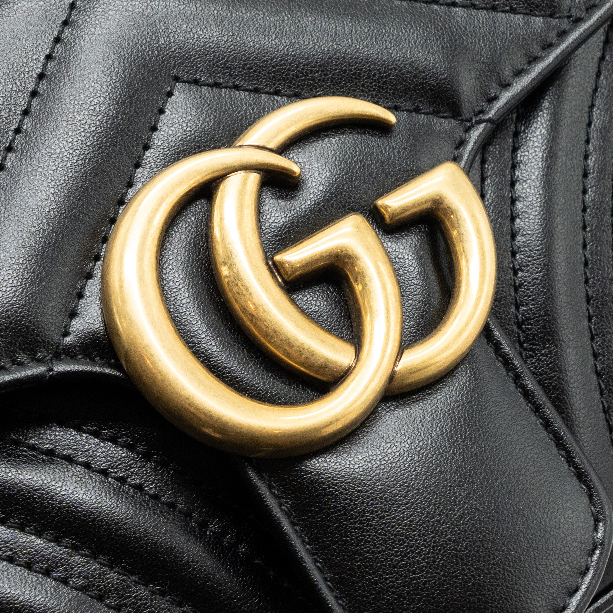 GUCCI SMALL MARMONT BAG CALFSKIN BLACK GHW