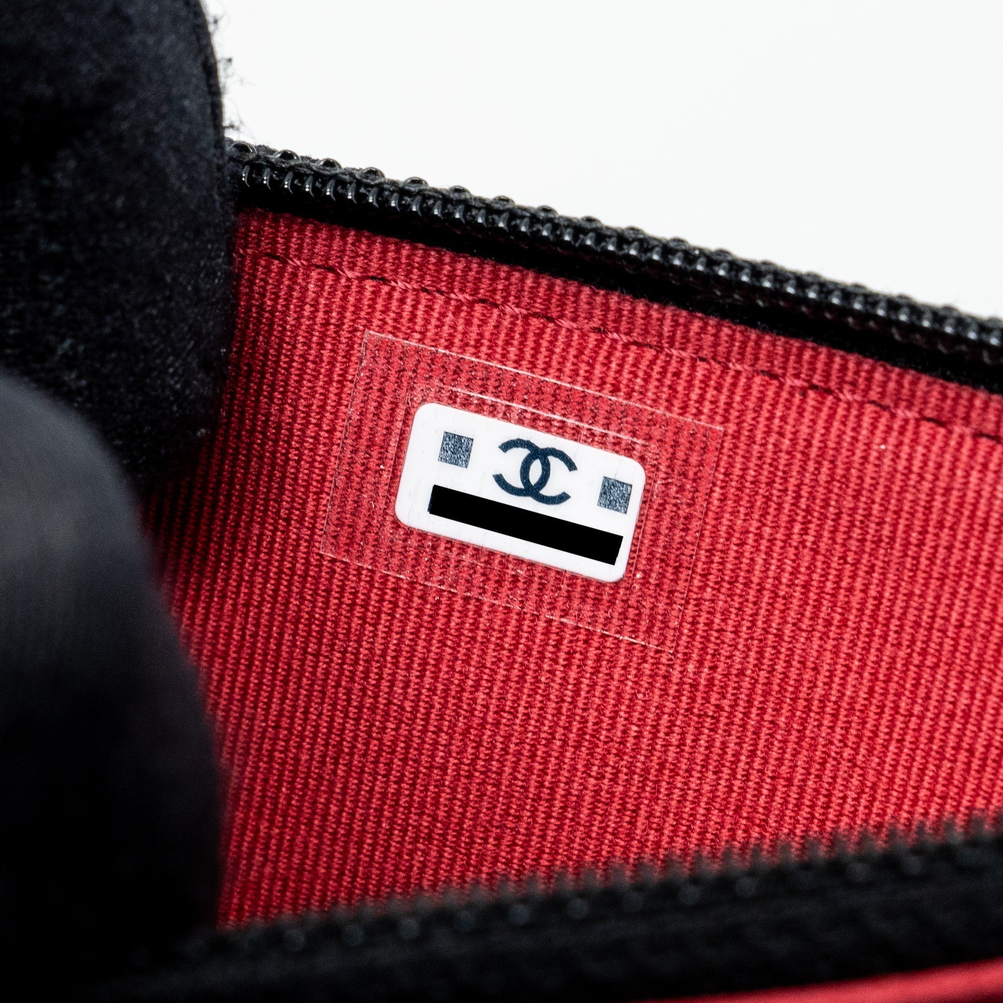 CHANEL MINI 19 WALLET ON CHAIN LAMBSKIN BLACK MULTICOLOUR HARDWARE (MICROCHIP)