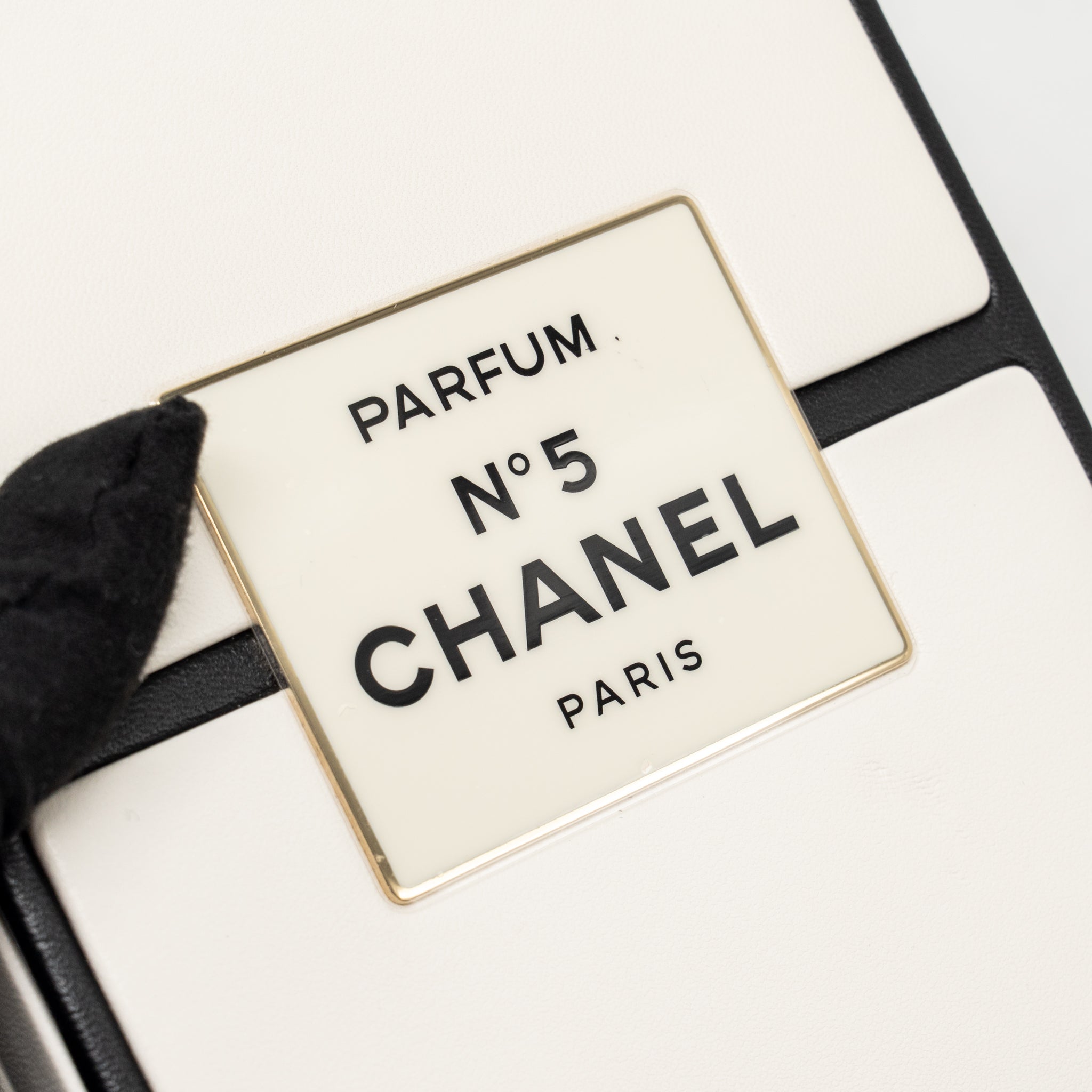 CHANEL N.5 PERFUME BOX MINAUDIERE CLUTCH LIMITED EDITION LAMBSKIN/ENAMEL WHITE/BLACK GHW