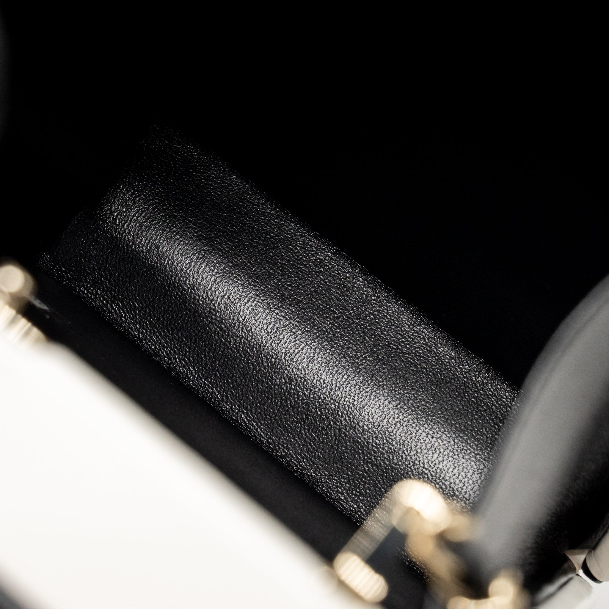 CHANEL N.5 PERFUME BOX MINAUDIERE CLUTCH LIMITED EDITION LAMBSKIN/ENAMEL WHITE/BLACK GHW