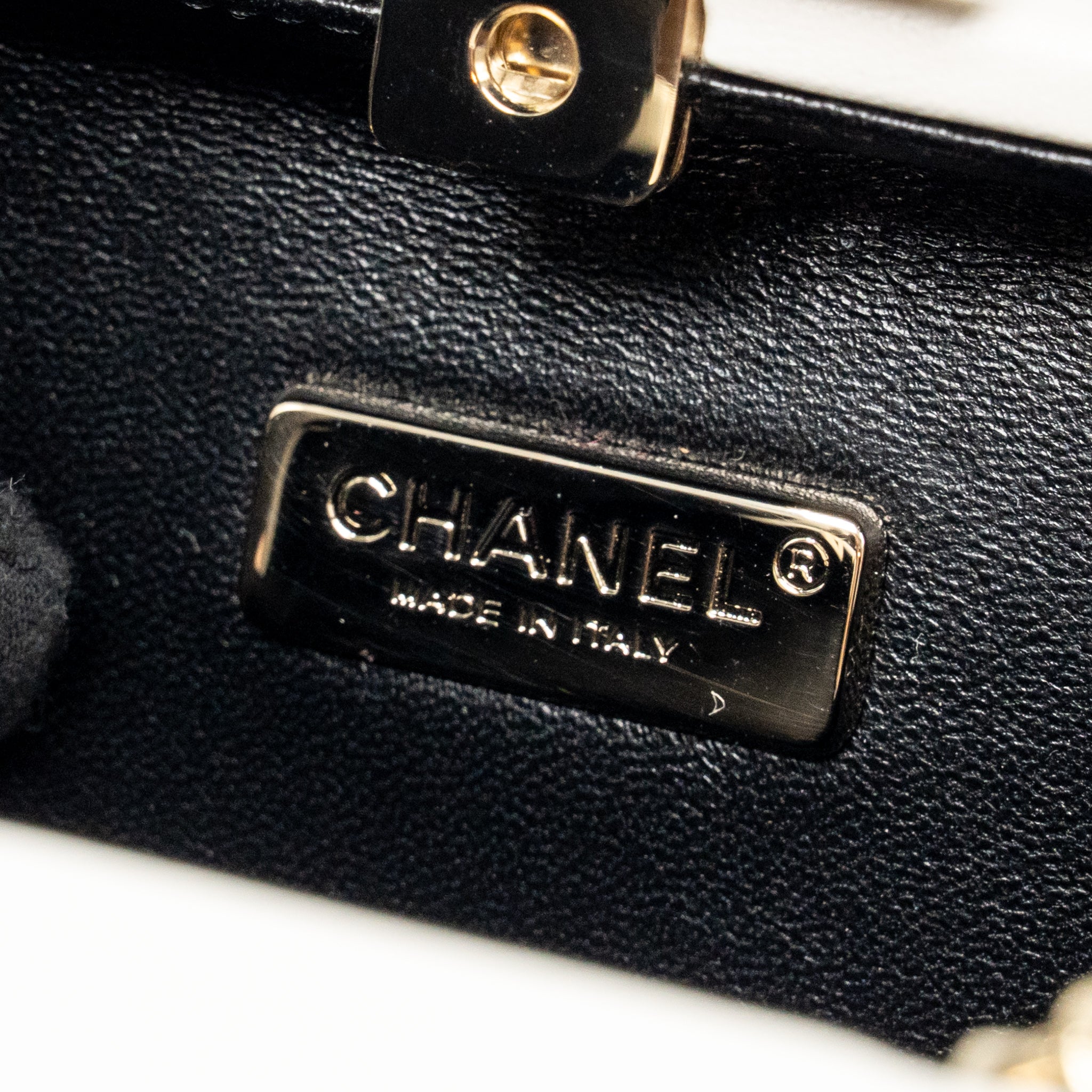 CHANEL N.5 PERFUME BOX MINAUDIERE CLUTCH LIMITED EDITION LAMBSKIN/ENAMEL WHITE/BLACK GHW