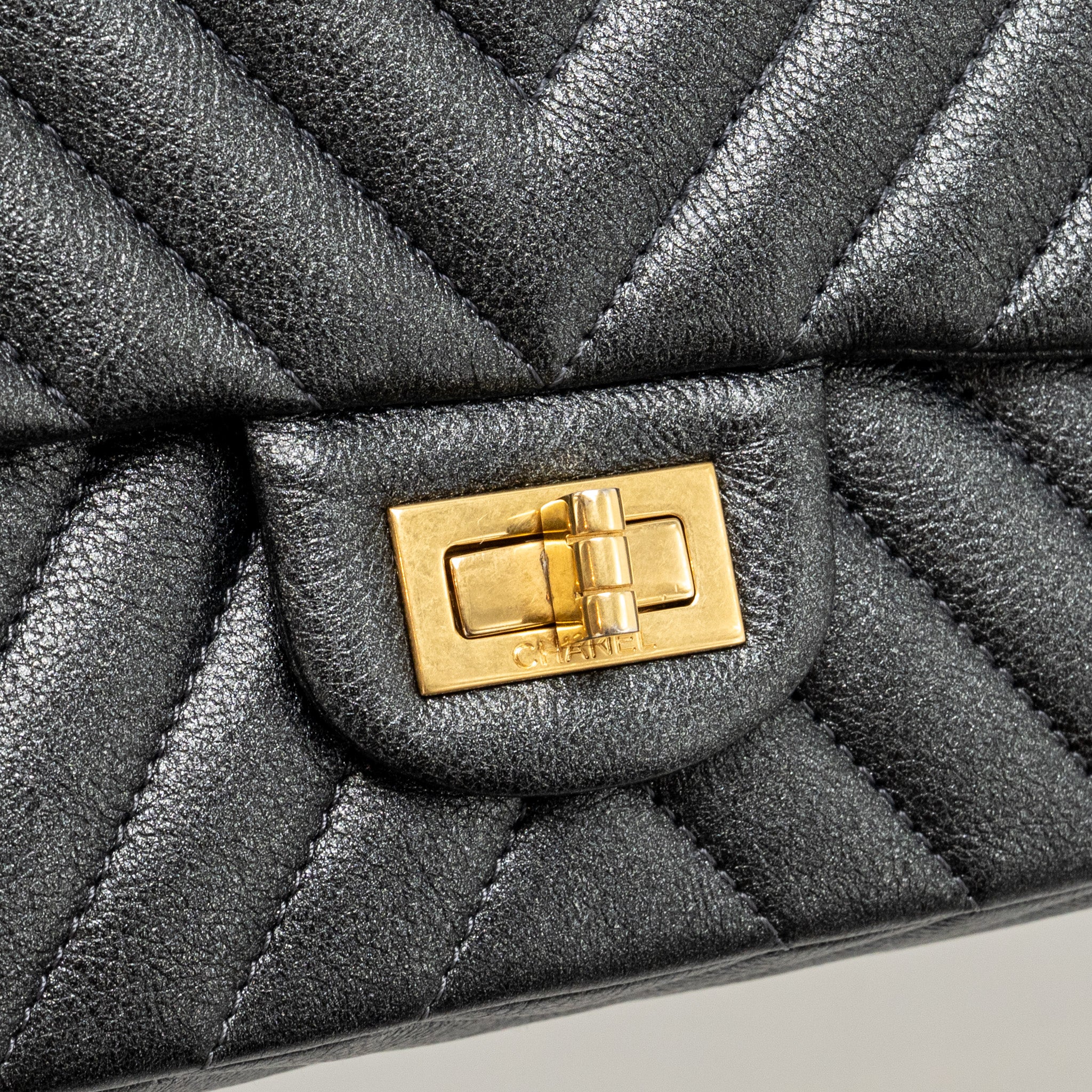 CHANEL LARGE 2.55 226 REISSUE DOUBLE FLAP BAG CHEVRON METALLIC CALFSKIN CHARCOAL GHW