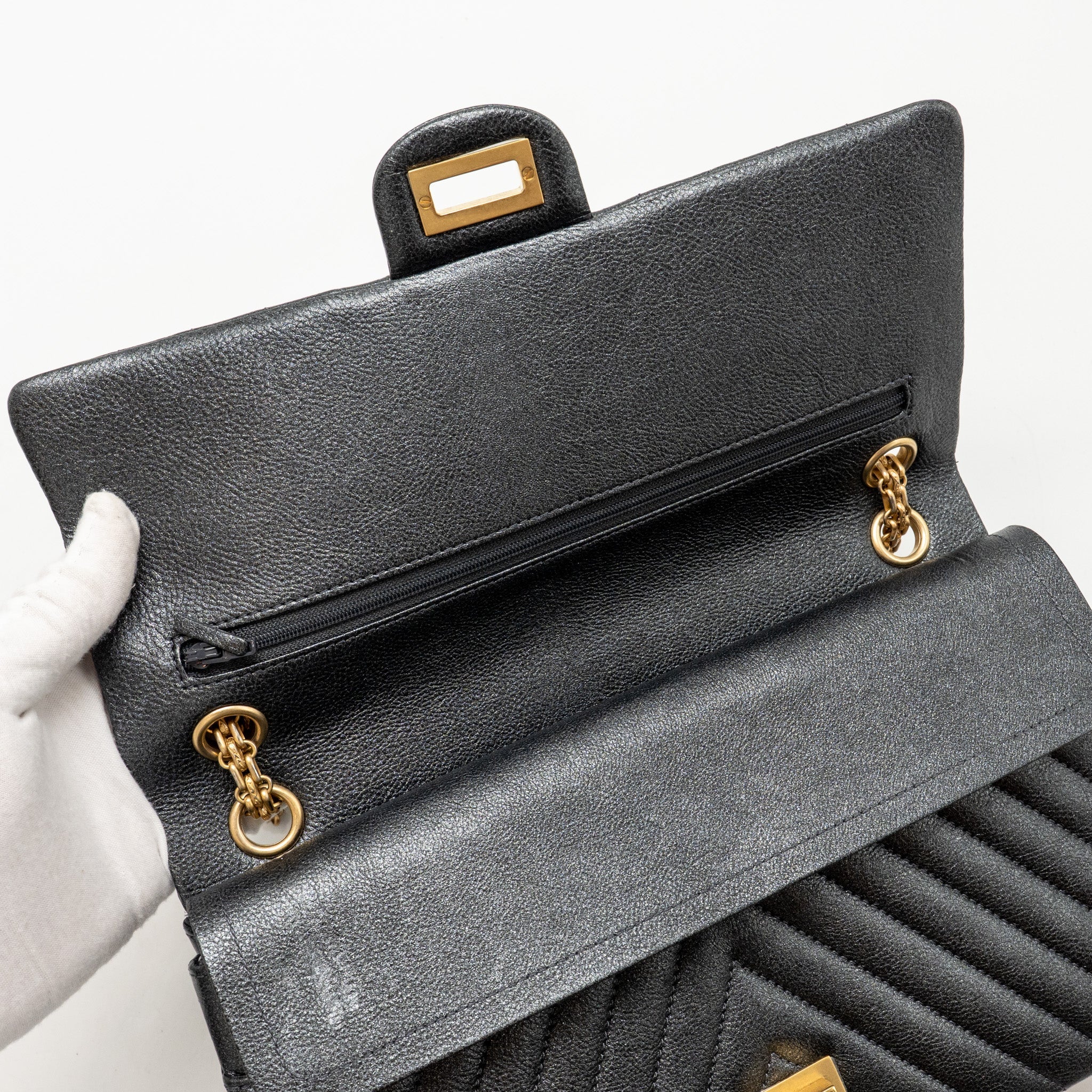 CHANEL LARGE 2.55 226 REISSUE DOUBLE FLAP BAG CHEVRON METALLIC CALFSKIN CHARCOAL GHW